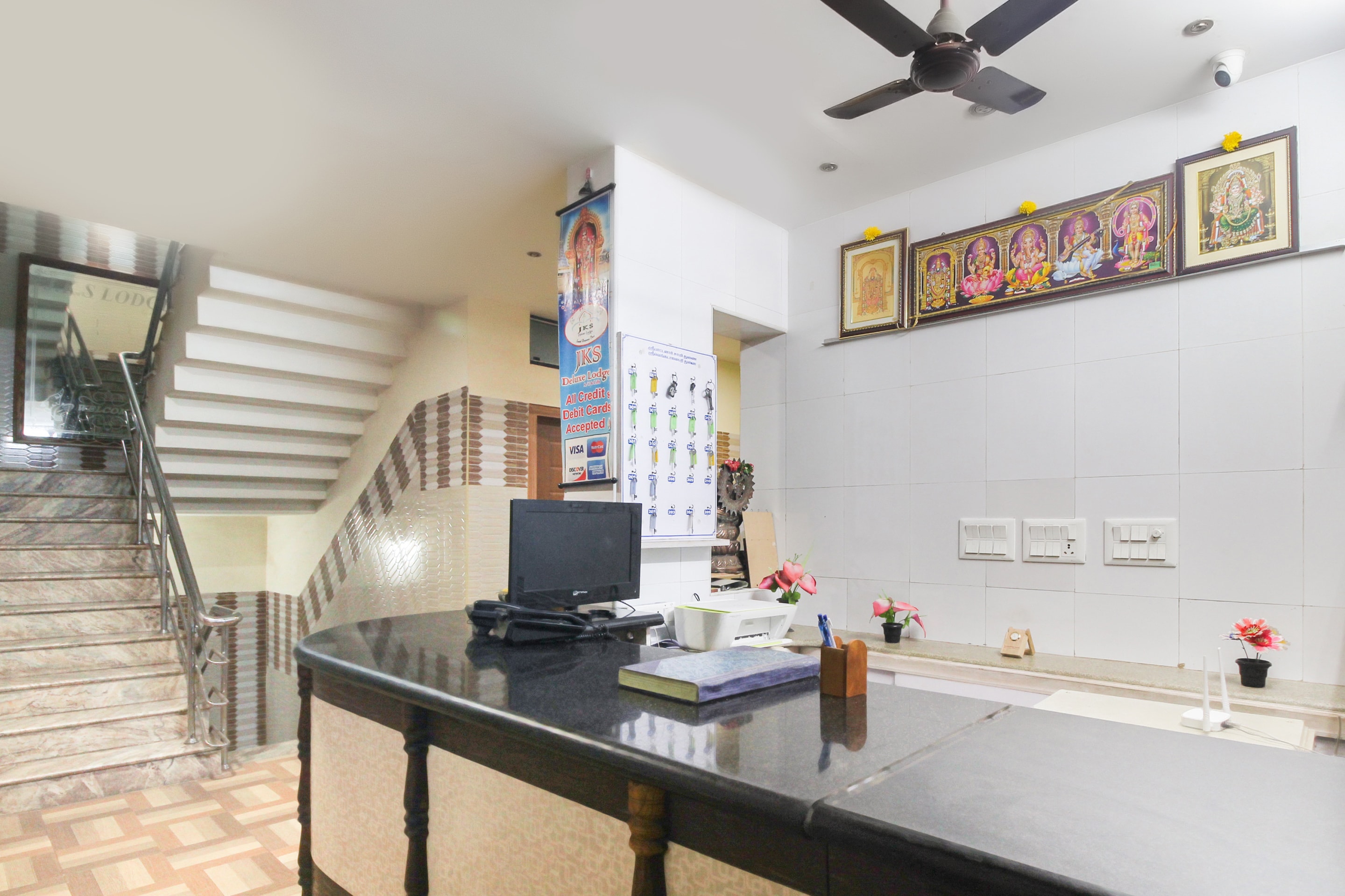 OYO 61145 JKS Deluxe Lodge, Kumbakonam 2
