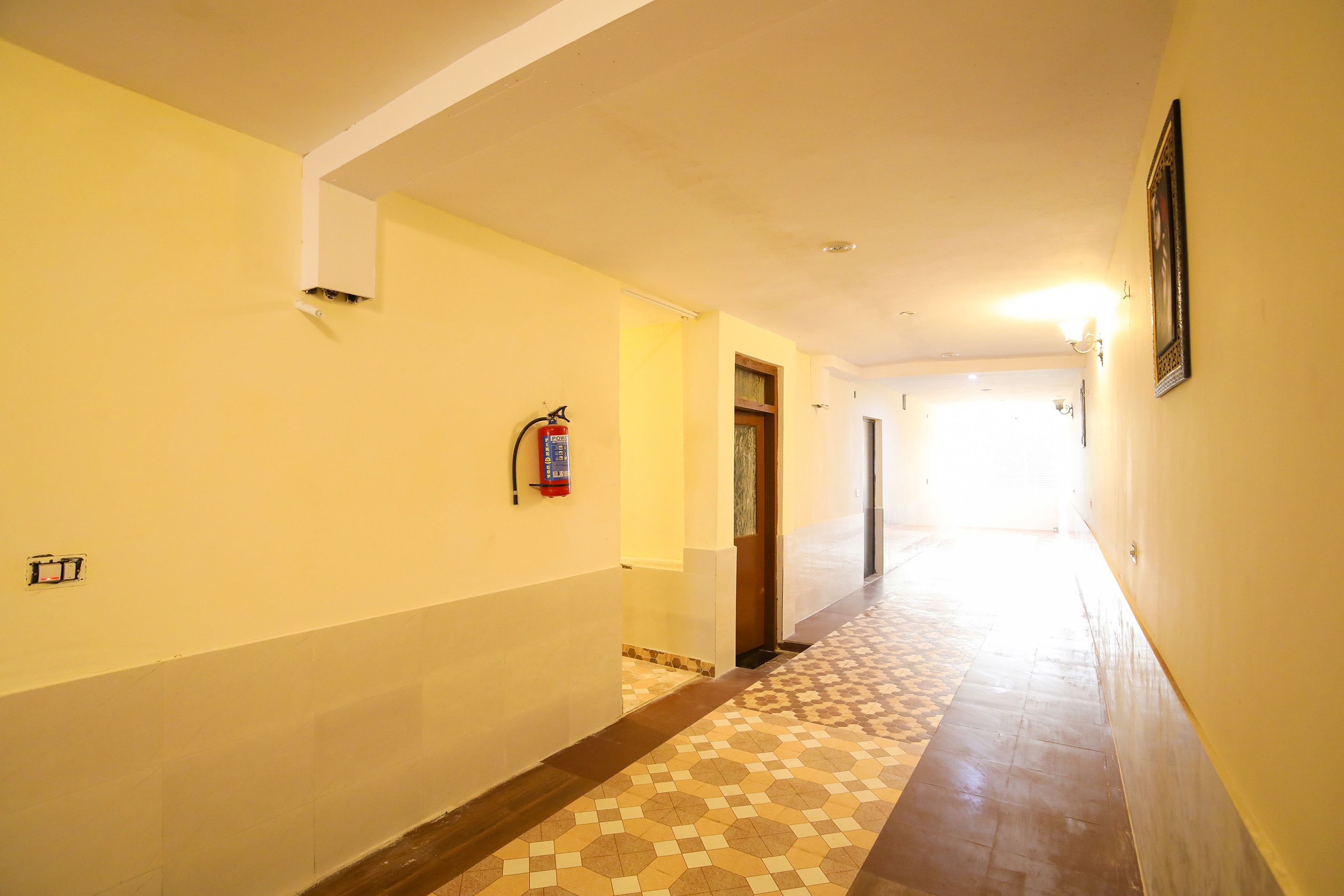 OYO 61439 Hotel Lazeeno, Faridabad 4