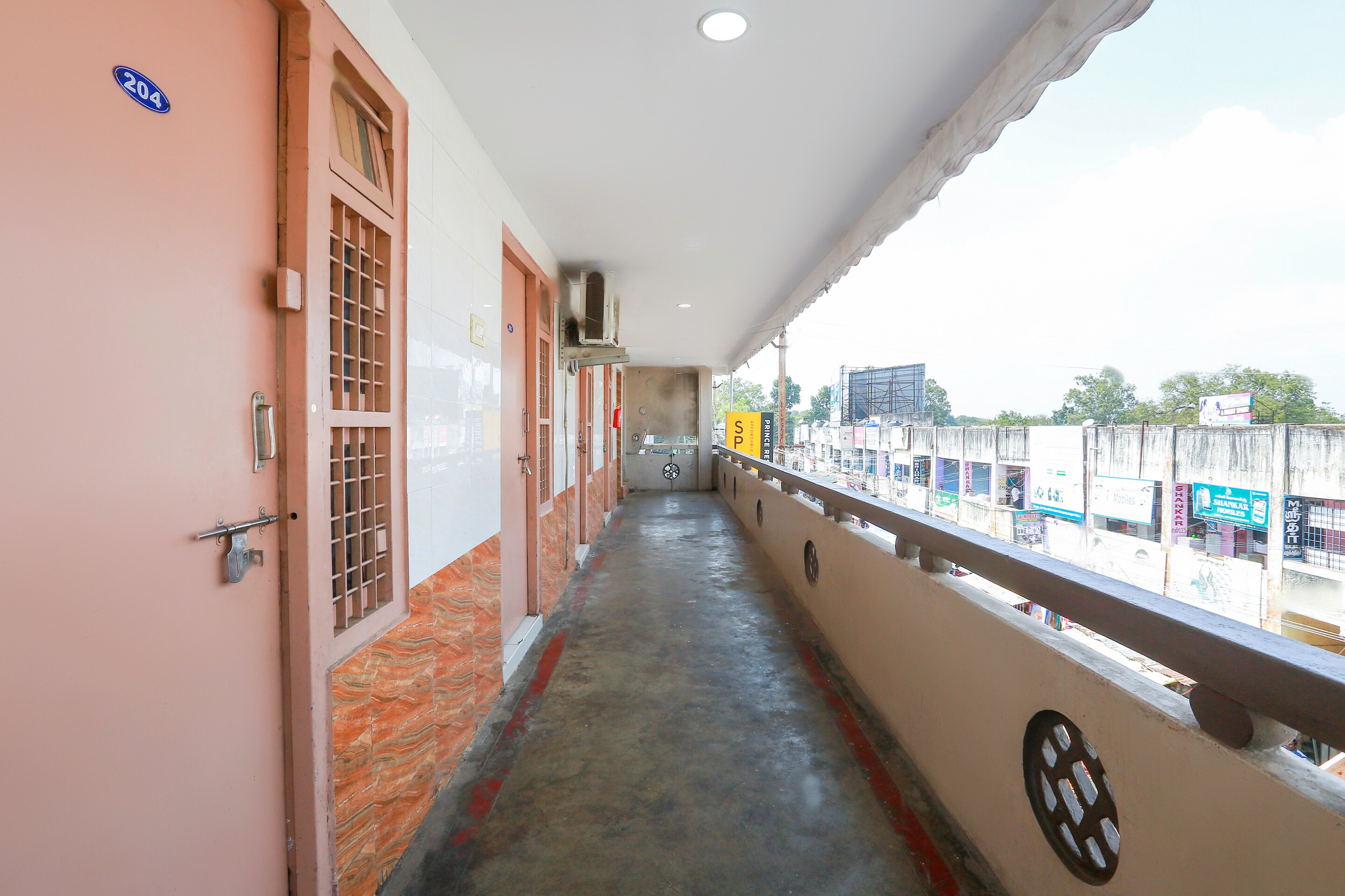 SPOT ON 63901 Prince Residency, Vellore 3