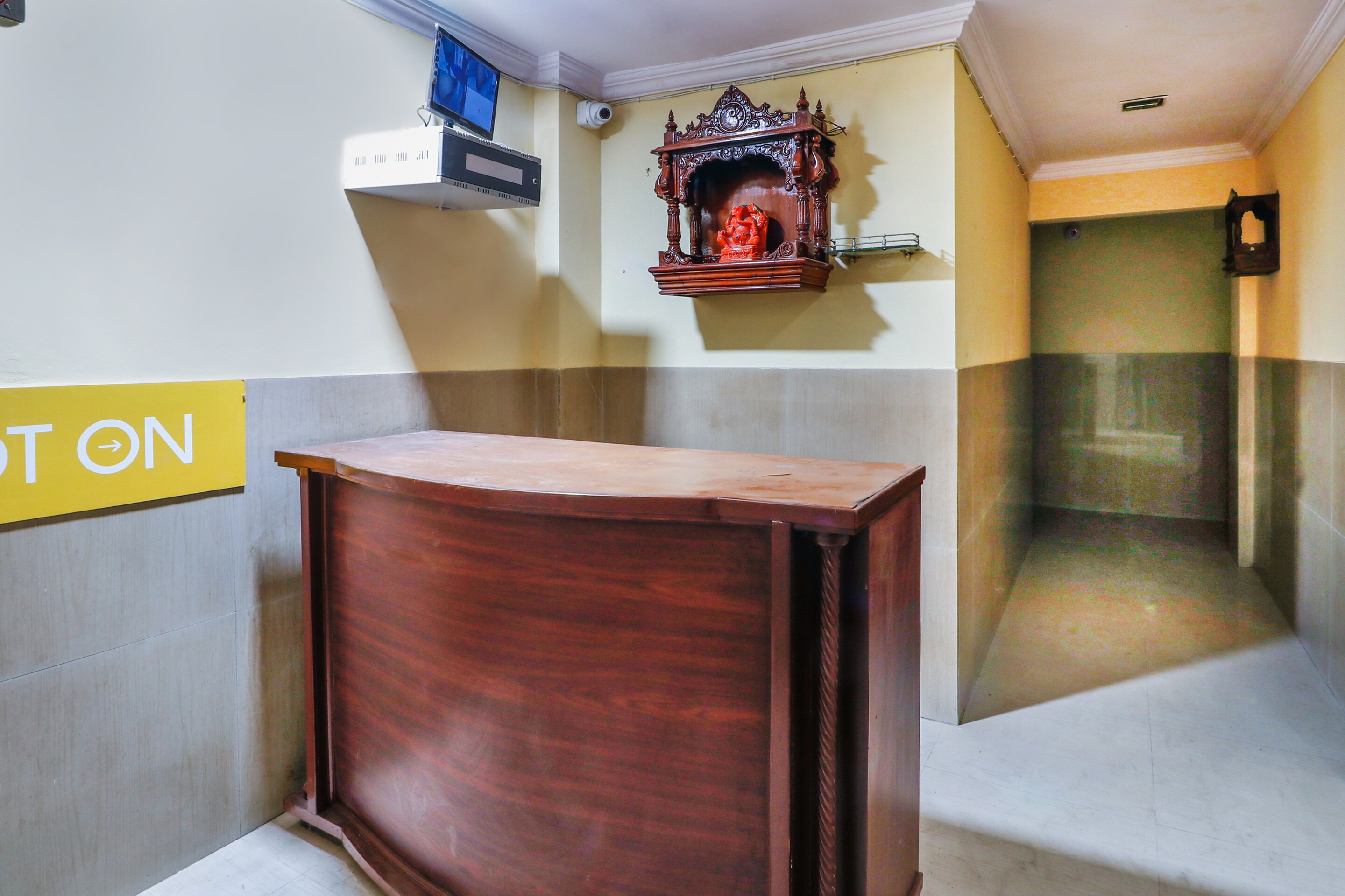 SPOT ON 66527 Pallavi Lodge, Mumbai 3
