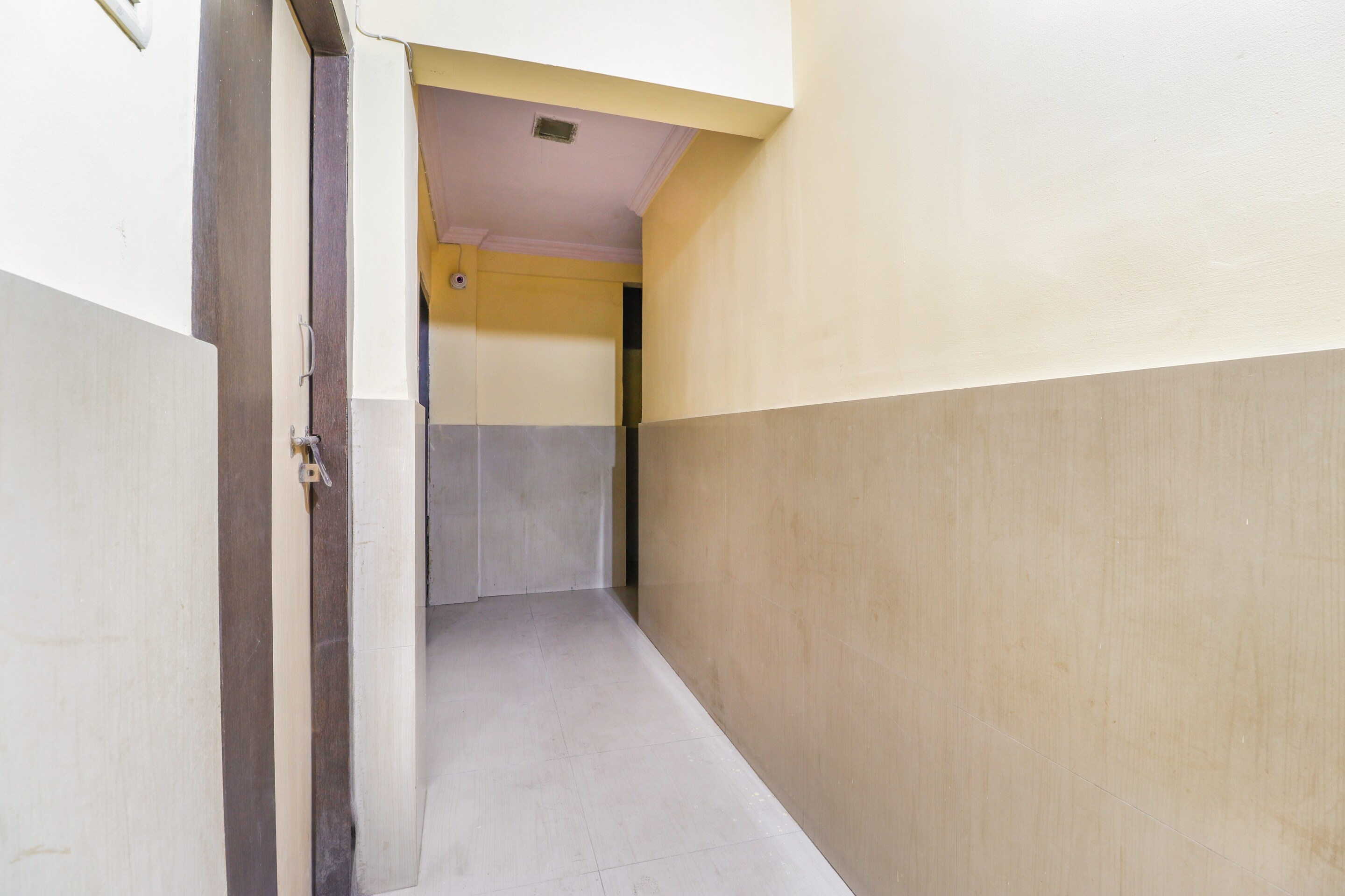 SPOT ON 66527 Pallavi Lodge, Mumbai 5