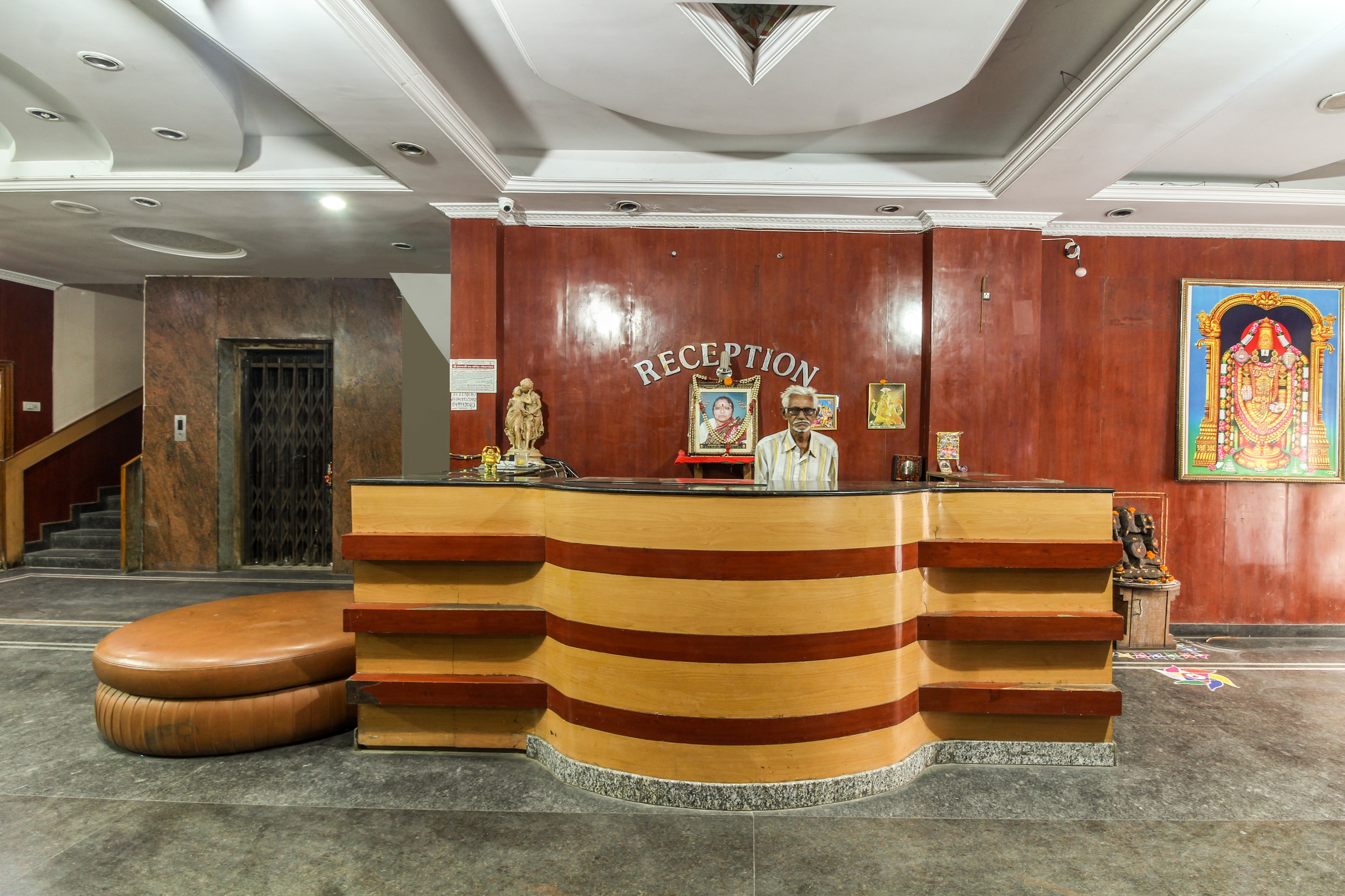 SPOT ON Hotel Rk Residency Near MGBS Bus station, Hyderabad 5