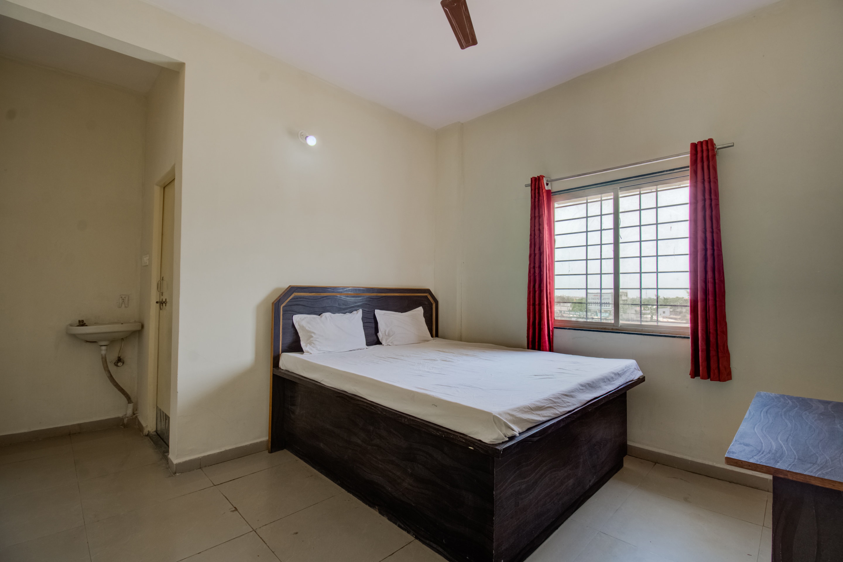 SPOT ON 69914 R D Homestay 1, Guwahati 5