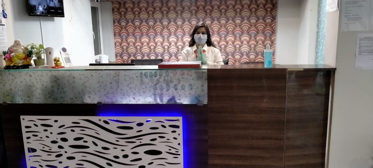 Capital O 17150 Hotel Silver Royal, Gurgaon 2
