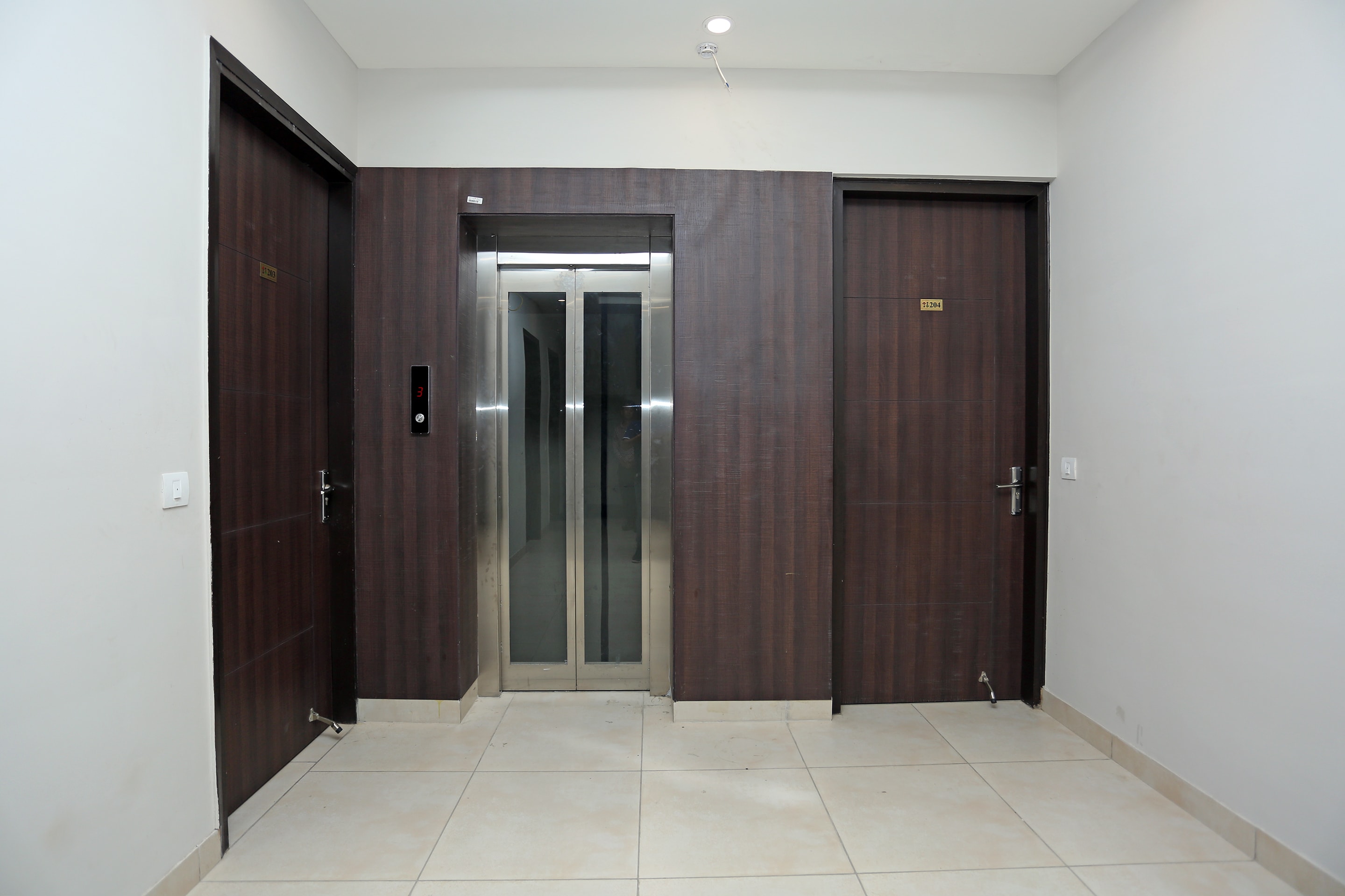 Capital O 17150 Hotel Silver Royal, Gurgaon 4