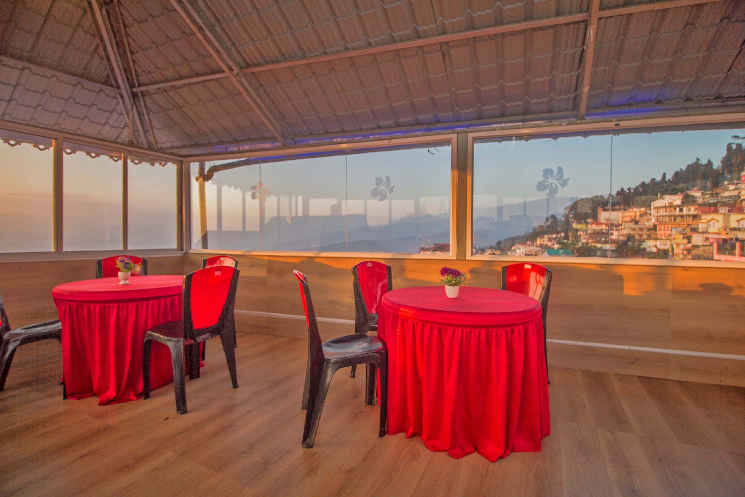 Capital O 68807 Maya Residency, Darjeeling 5