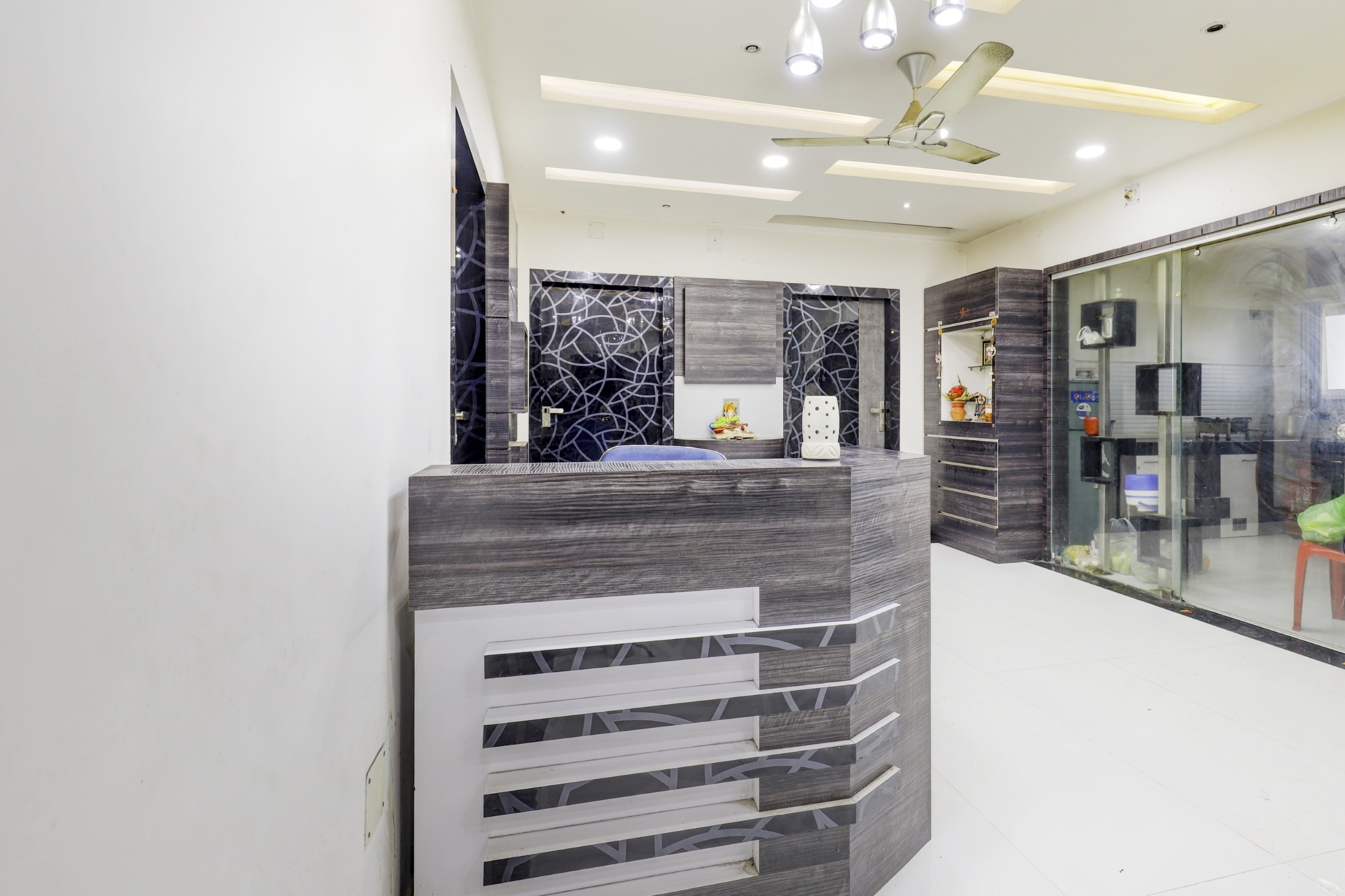Capital O 69272 The Apple Tree, Guwahati 4