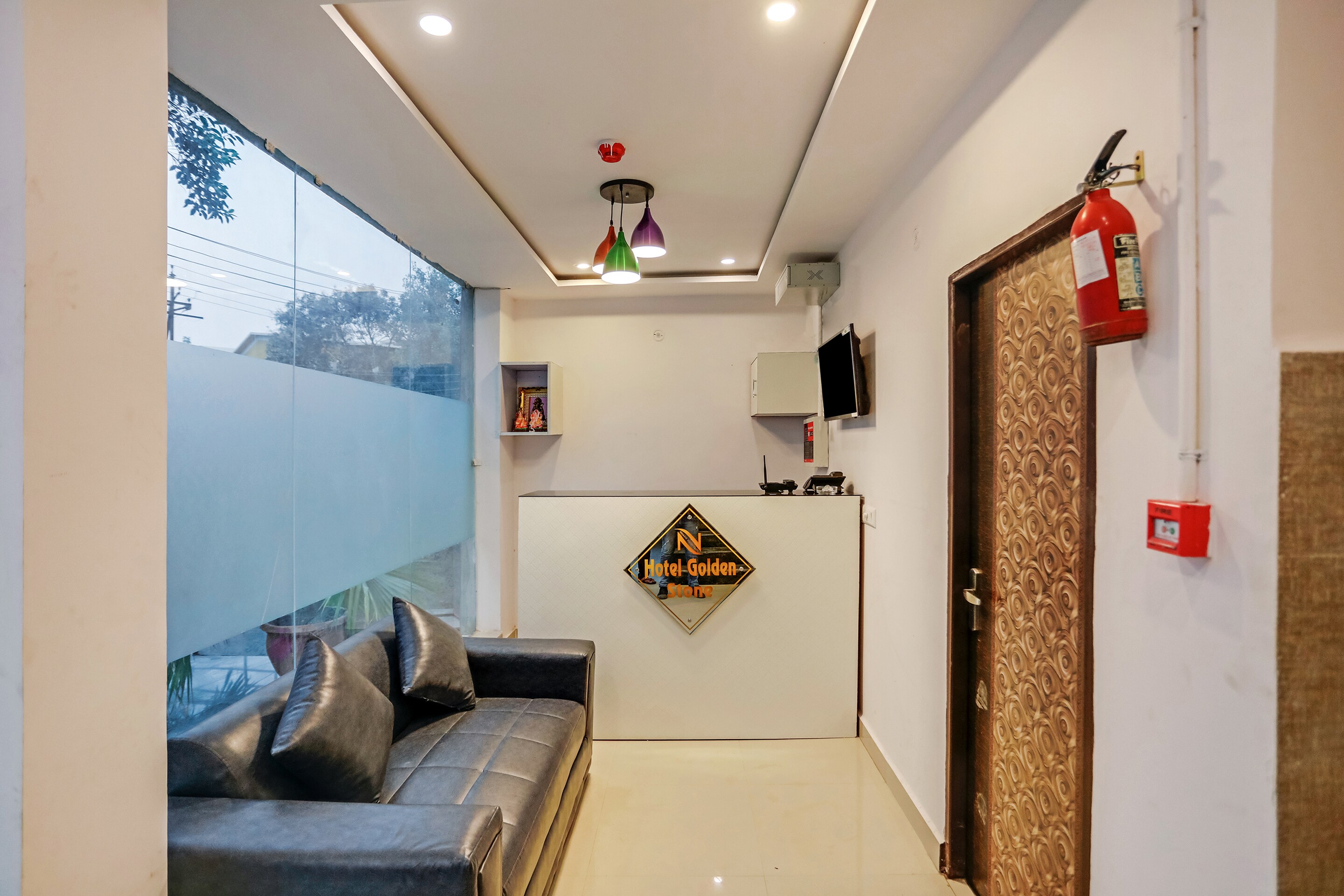 Capital O 76792 Golden Stone, Ghaziabad 3