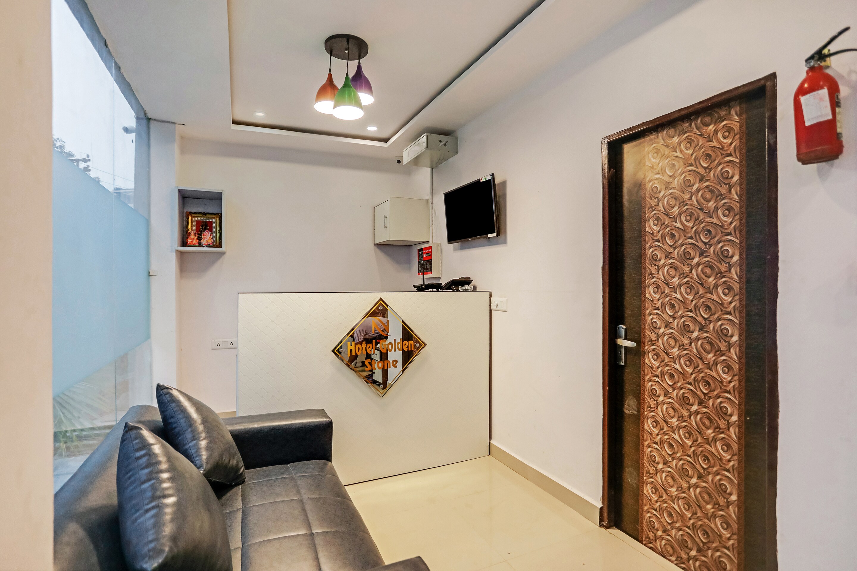 Capital O 76792 Golden Stone, Ghaziabad 4