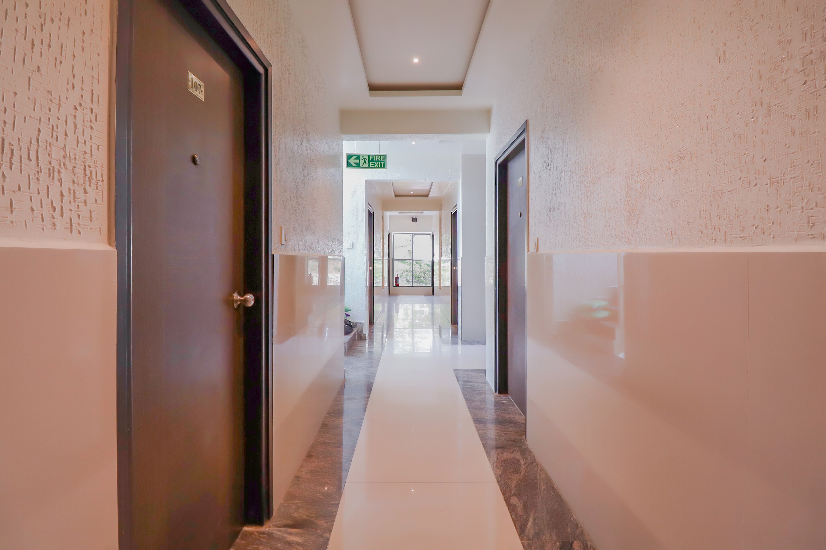 Capital O 79546 Hotel Royal Galaxy, Bangalore 2