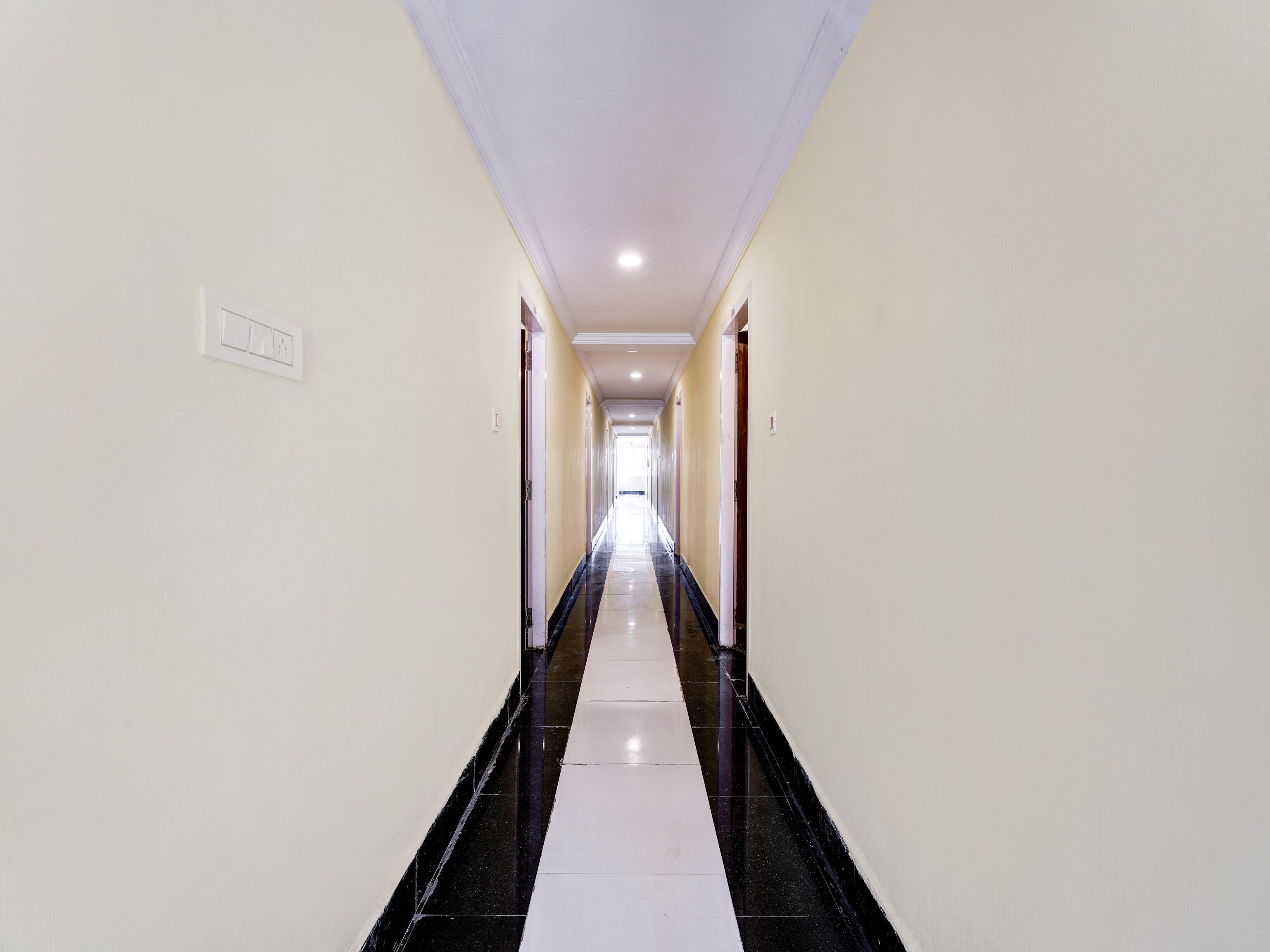 Collection O O 82449 Hotel Srinivasa Residency, Tirupati 2