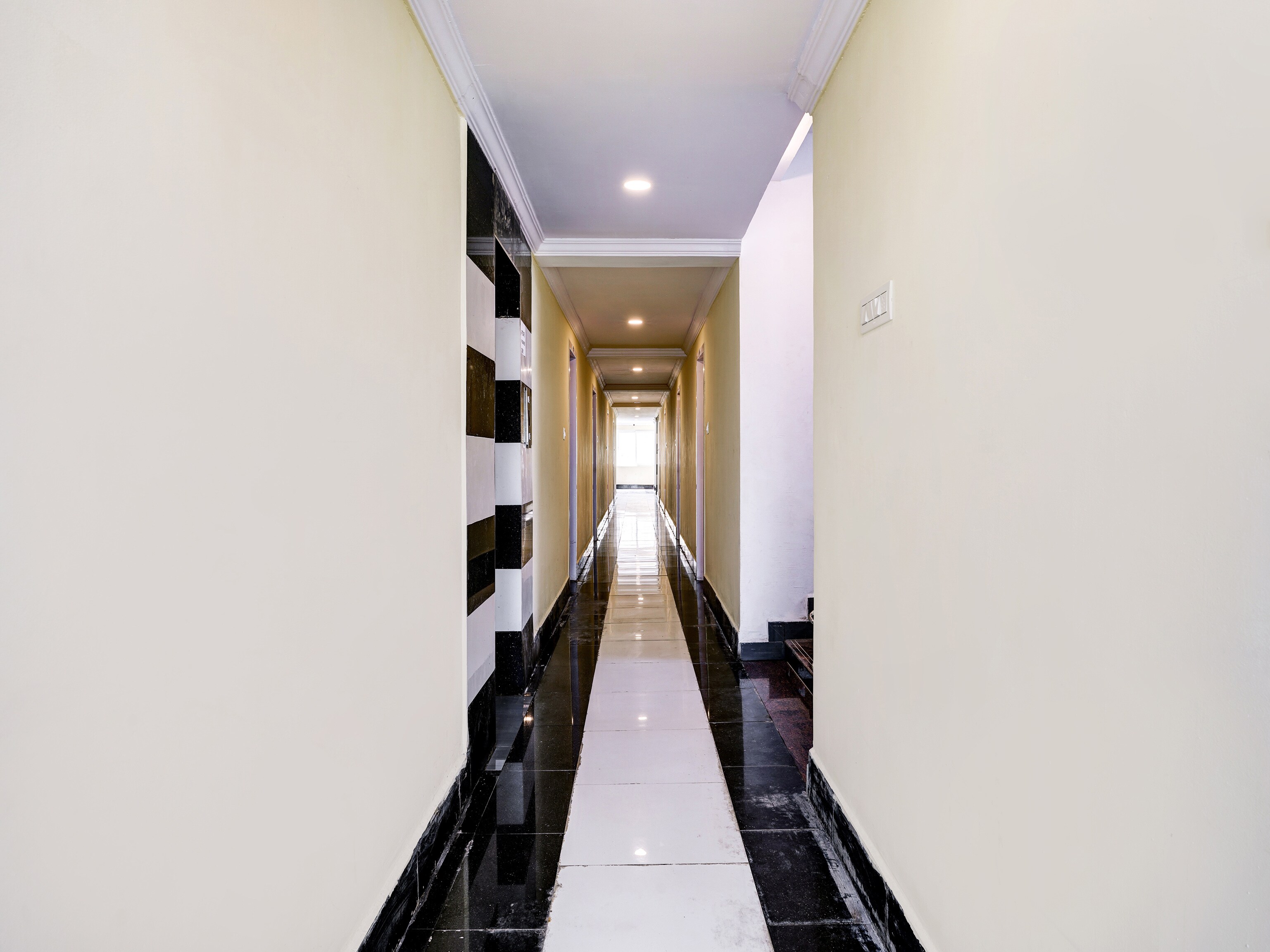 Collection O O 82449 Hotel Srinivasa Residency, Tirupati 4