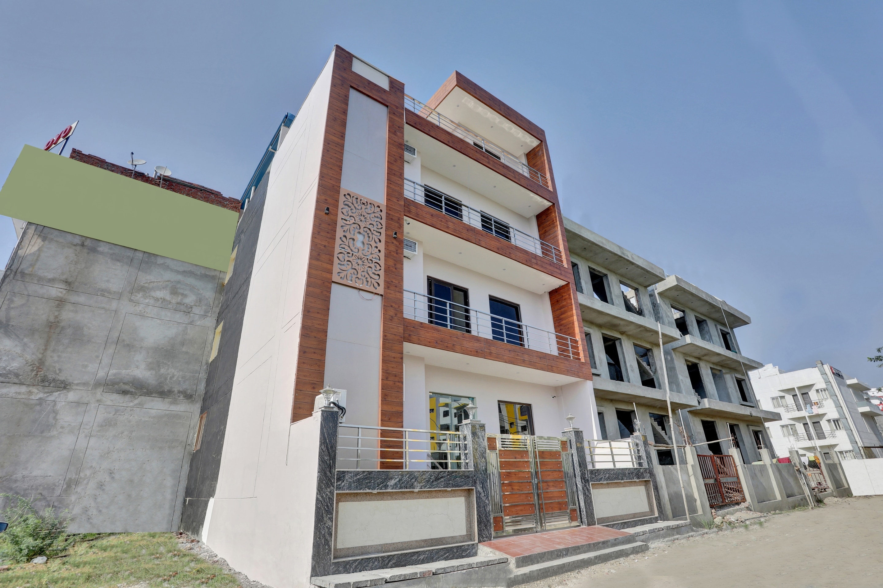 Collection O 83354 Raksha Inn, Noida 2