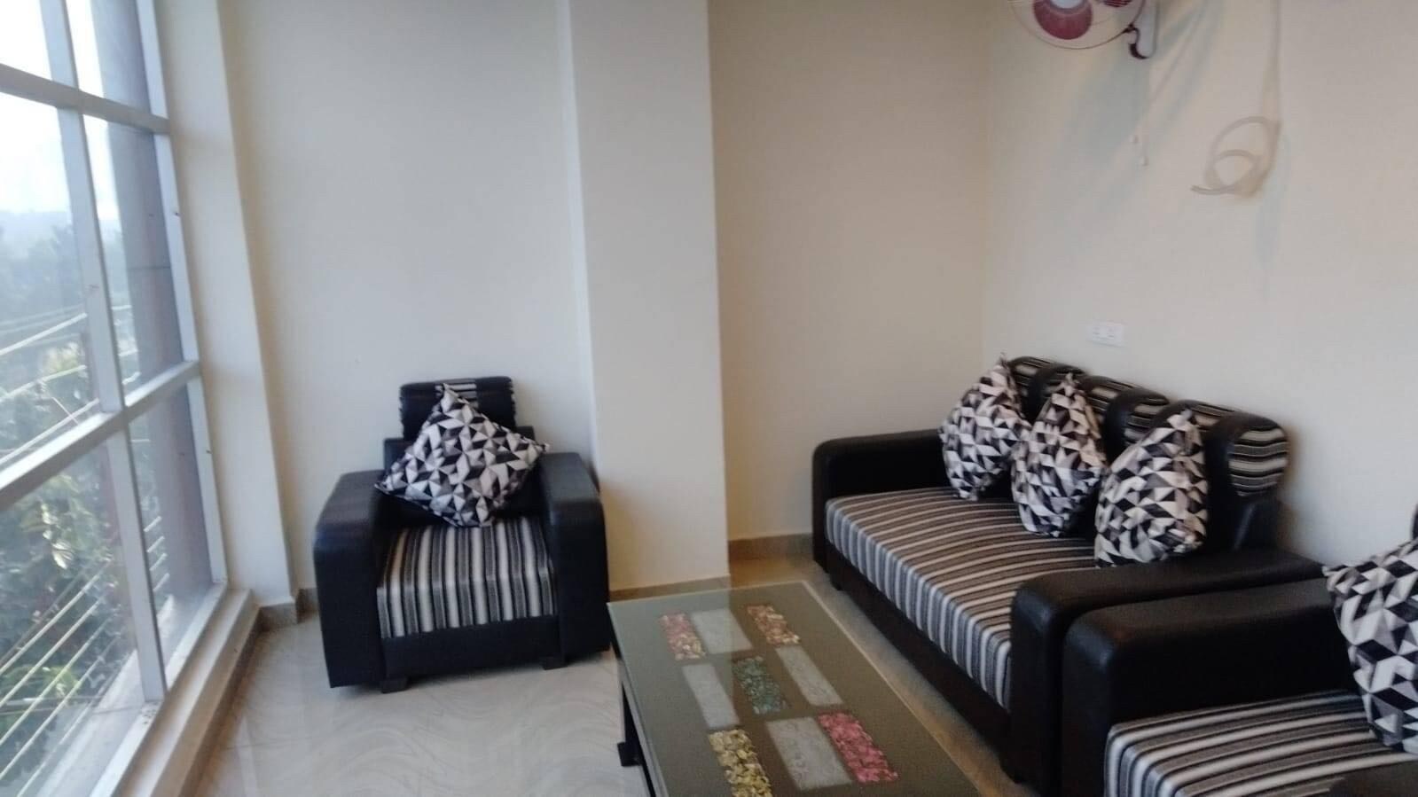 Capital O 84117 The Diamond Night Inn, Lucknow 4