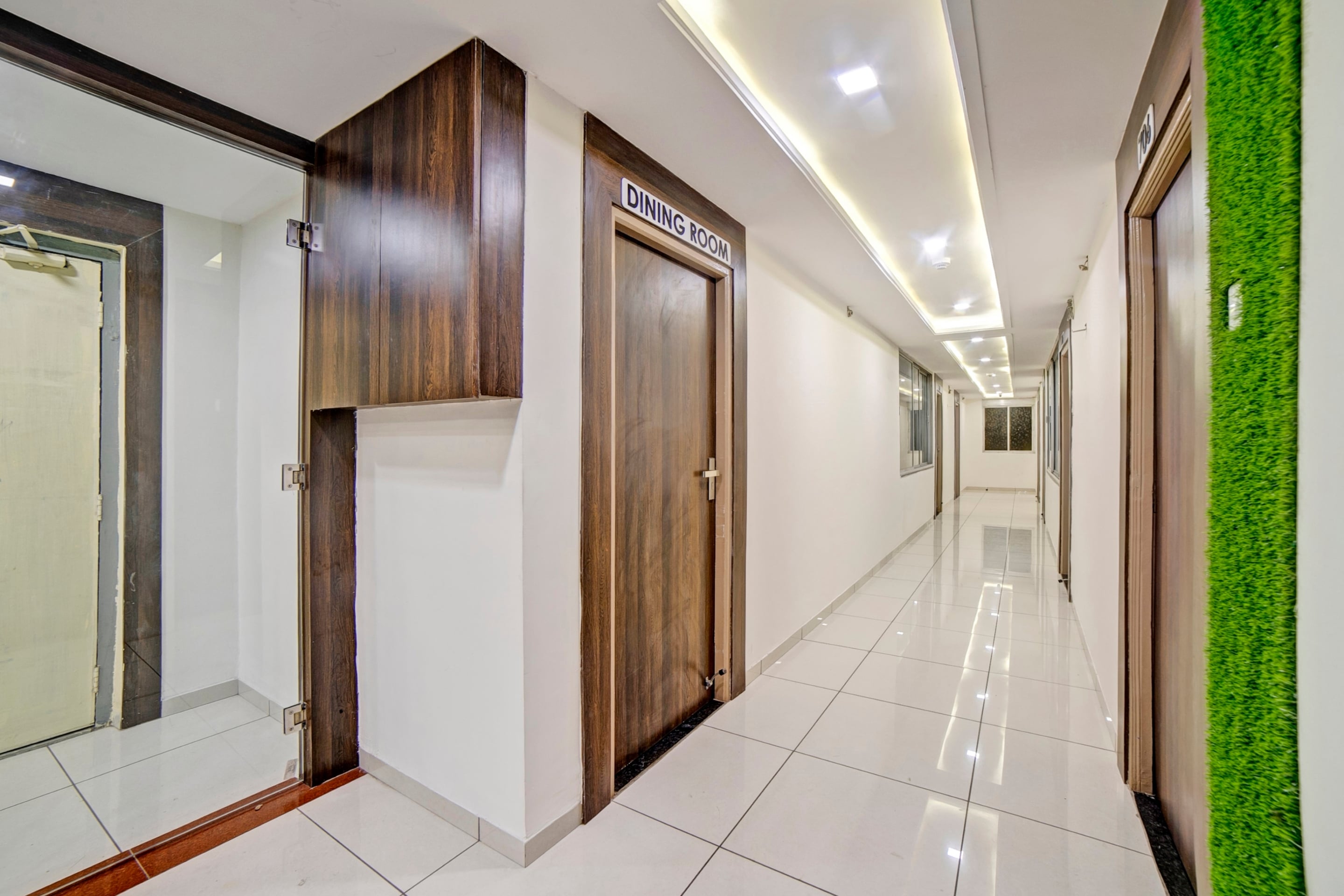 OYO Townhouse 724 Hotel Tulip, Vadodara 5