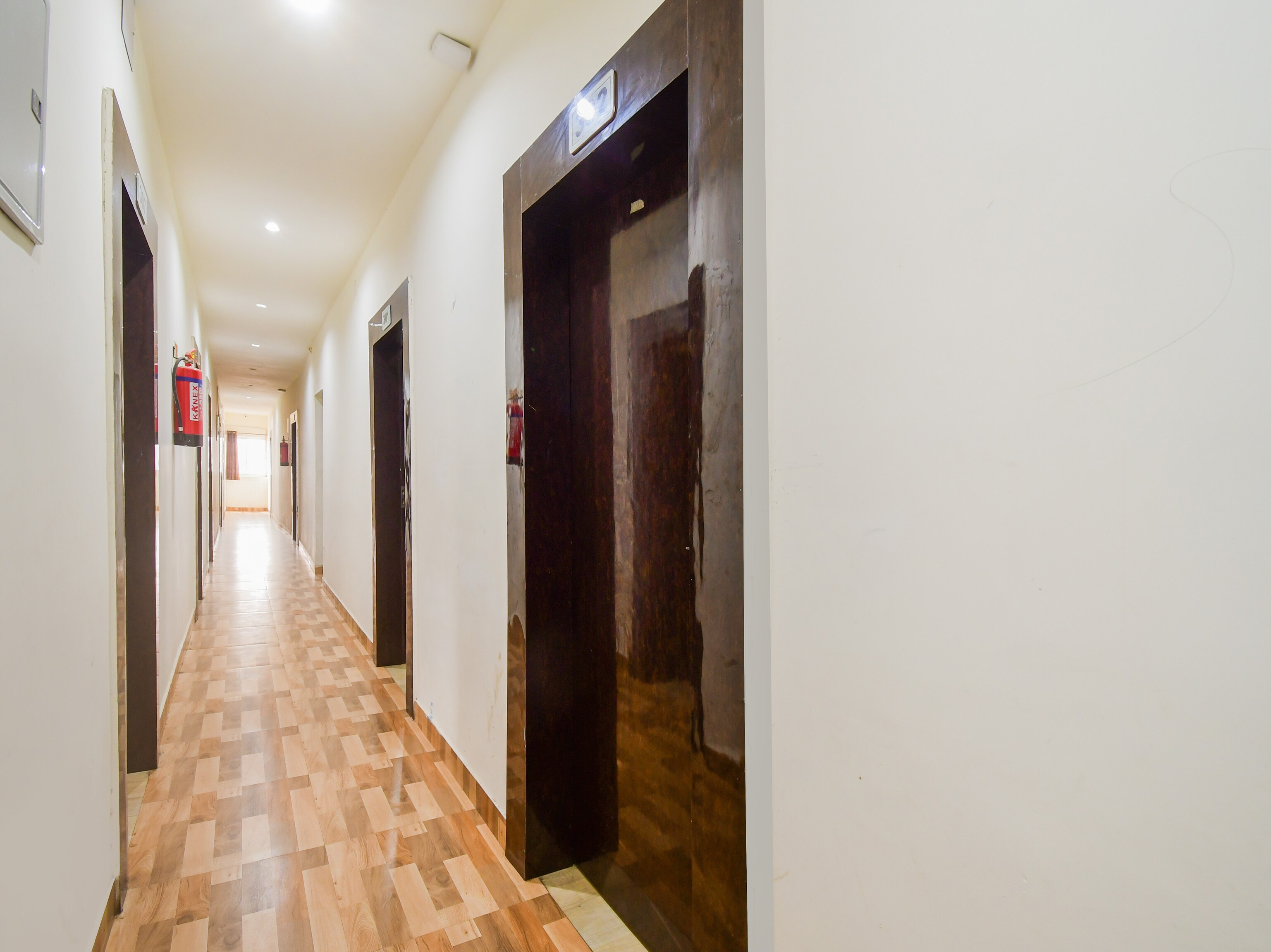Capital O 85754 R R Residency, Ranchi 3