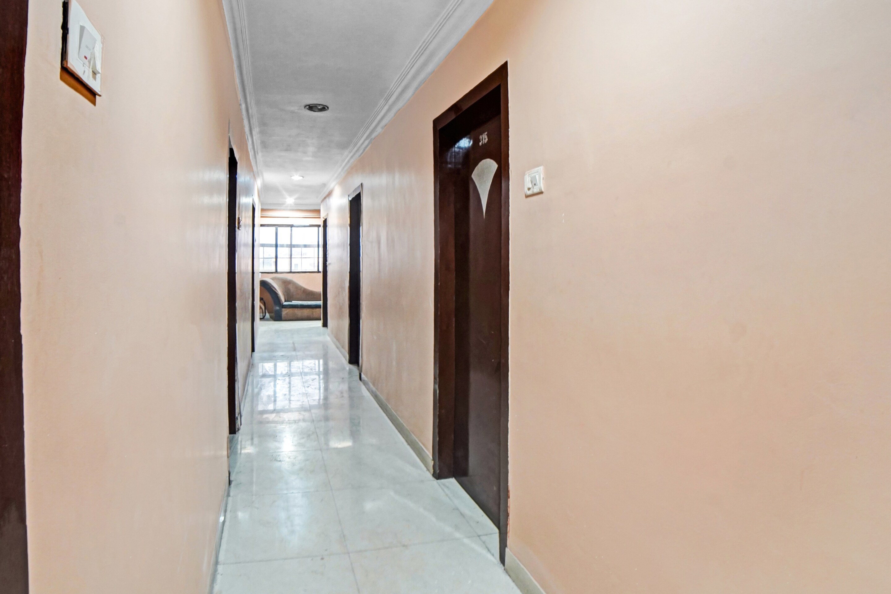 Capital O 86671 Convivial Hotel Amit Regency, Raipur 2