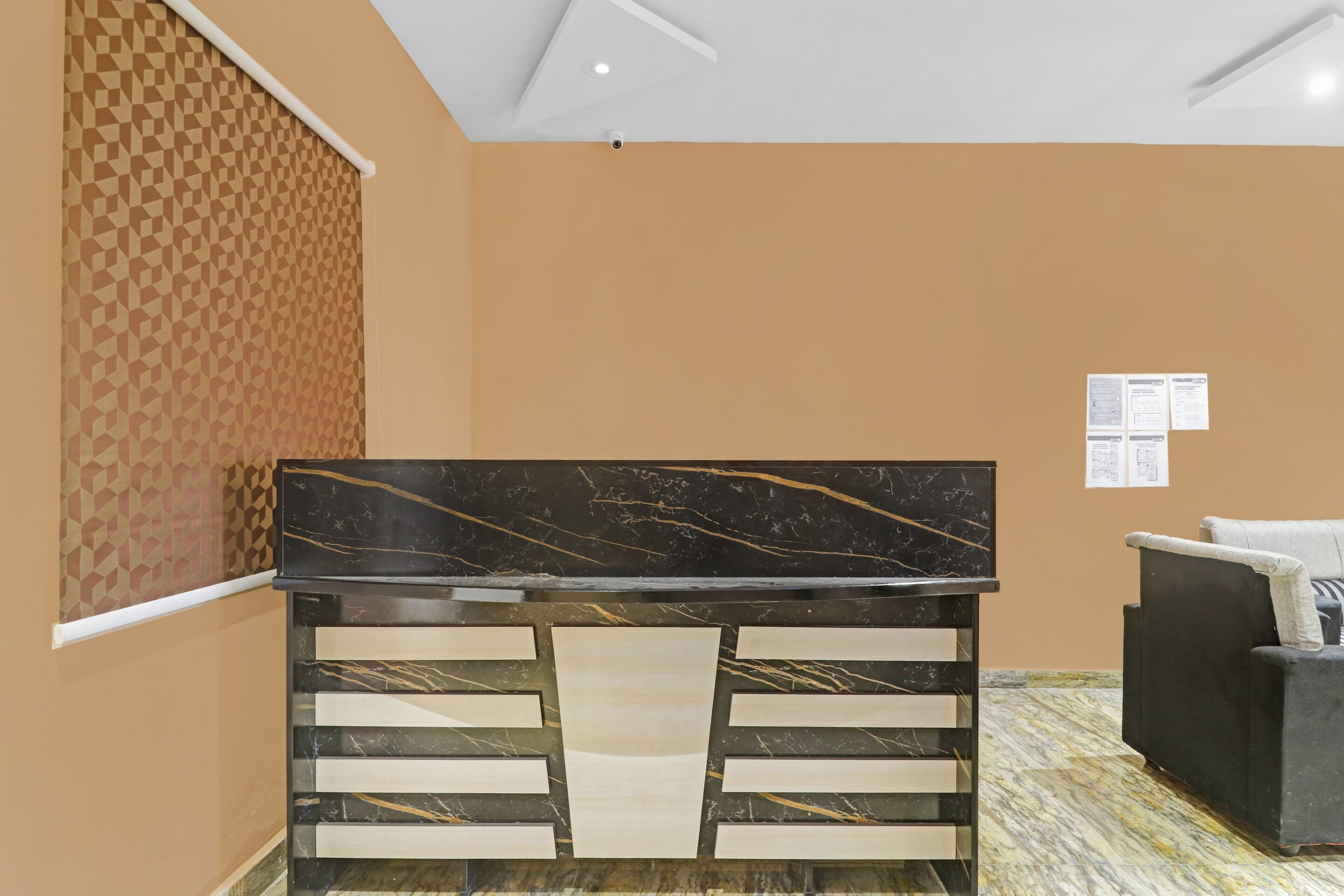 Capital O 86948 Hotel Sai Balaji, Hyderabad 4