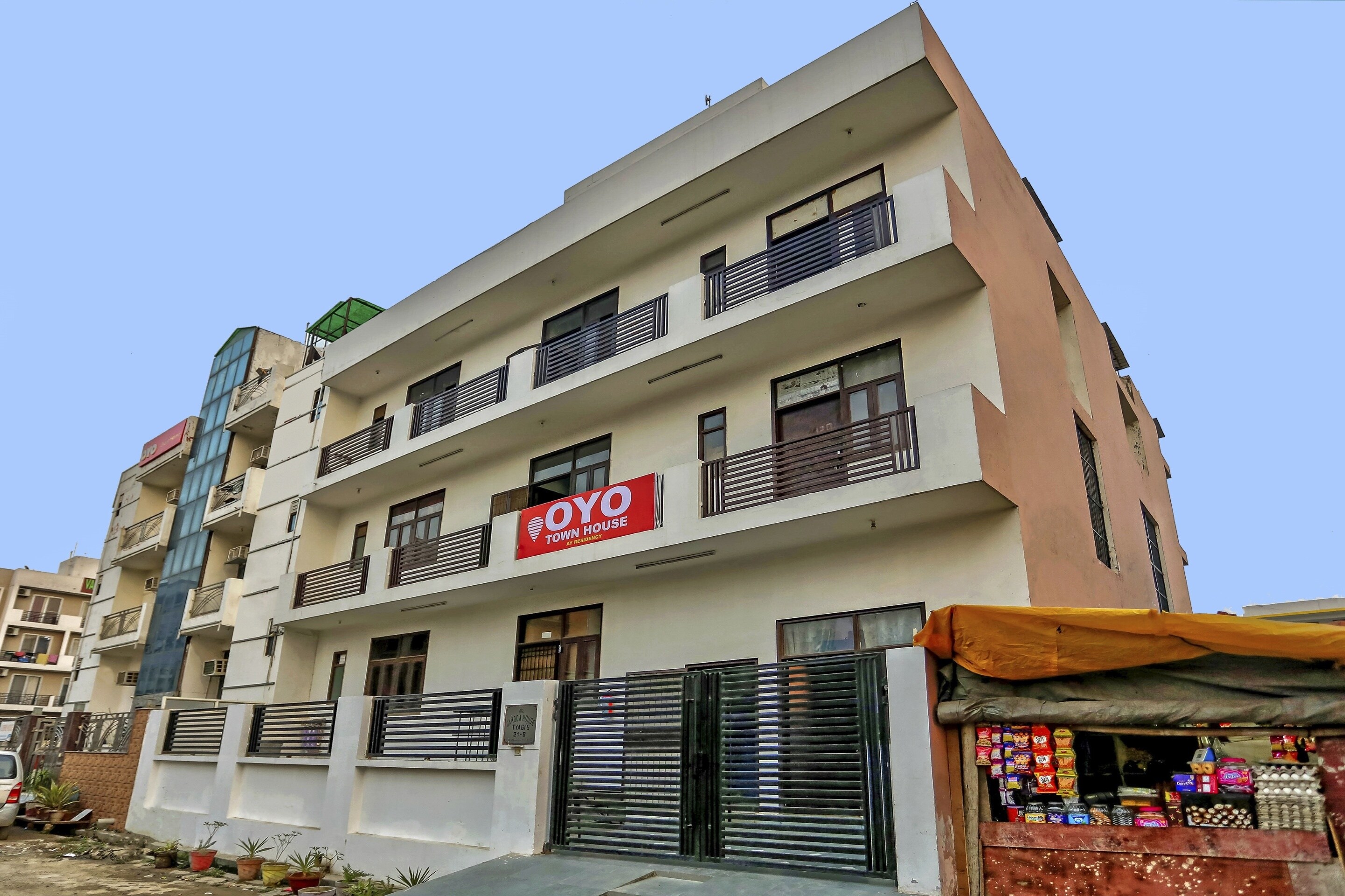 Capital O 87101 Ay Residency, Noida 3