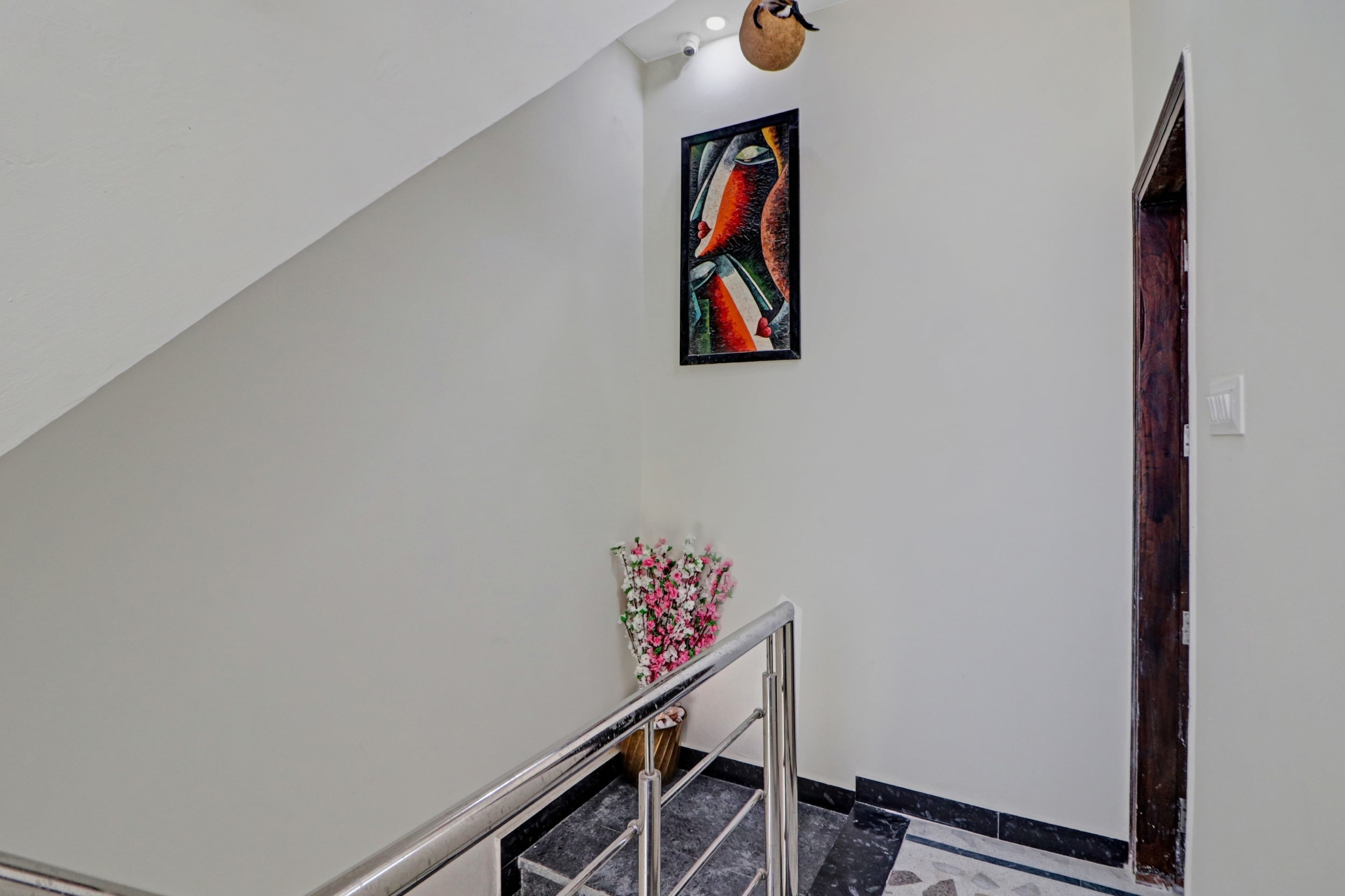 Capital O 89538 Hotel The Royal Orbit, New Delhi 2