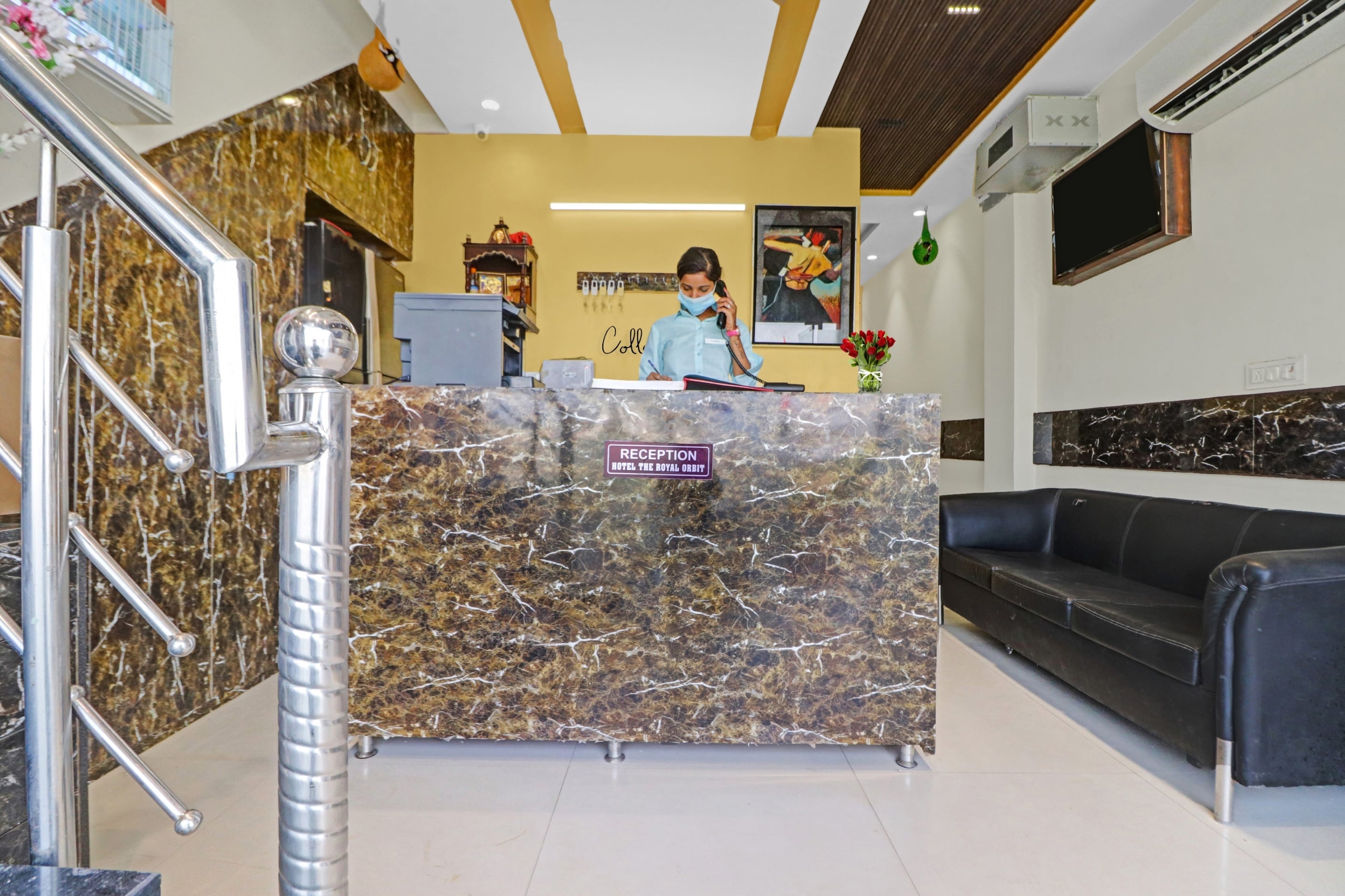 Capital O 89538 Hotel The Royal Orbit, New Delhi 5