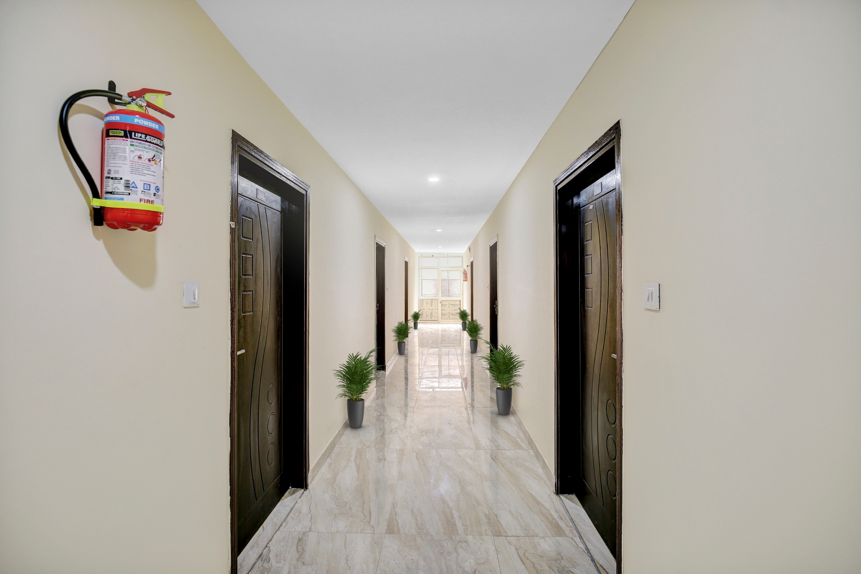 Capital O 91074 Hotel The Bliss, Chandigarh 2
