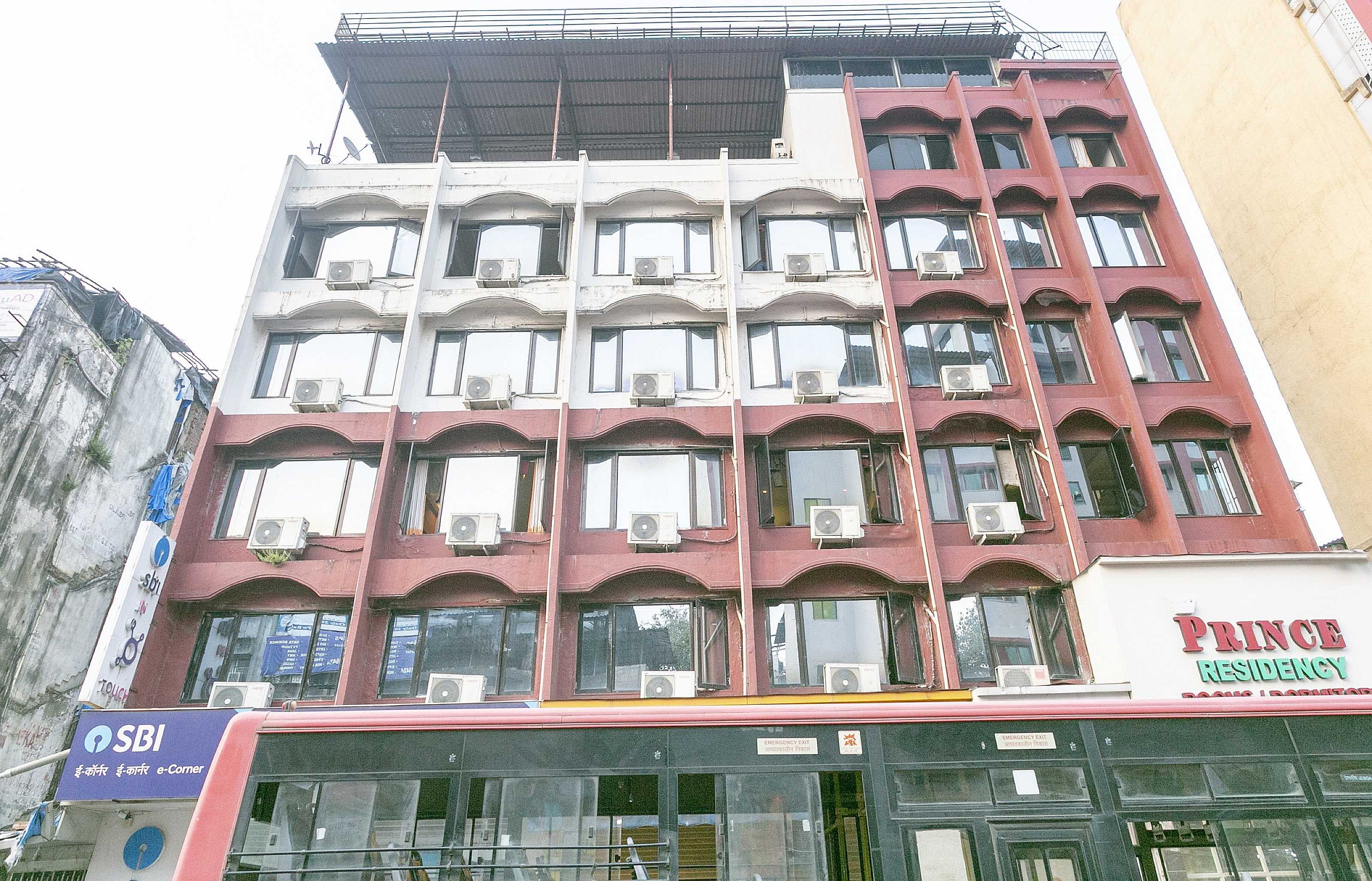 CAPITAL O74145 Hotel Prince Residency, Mumbai 4