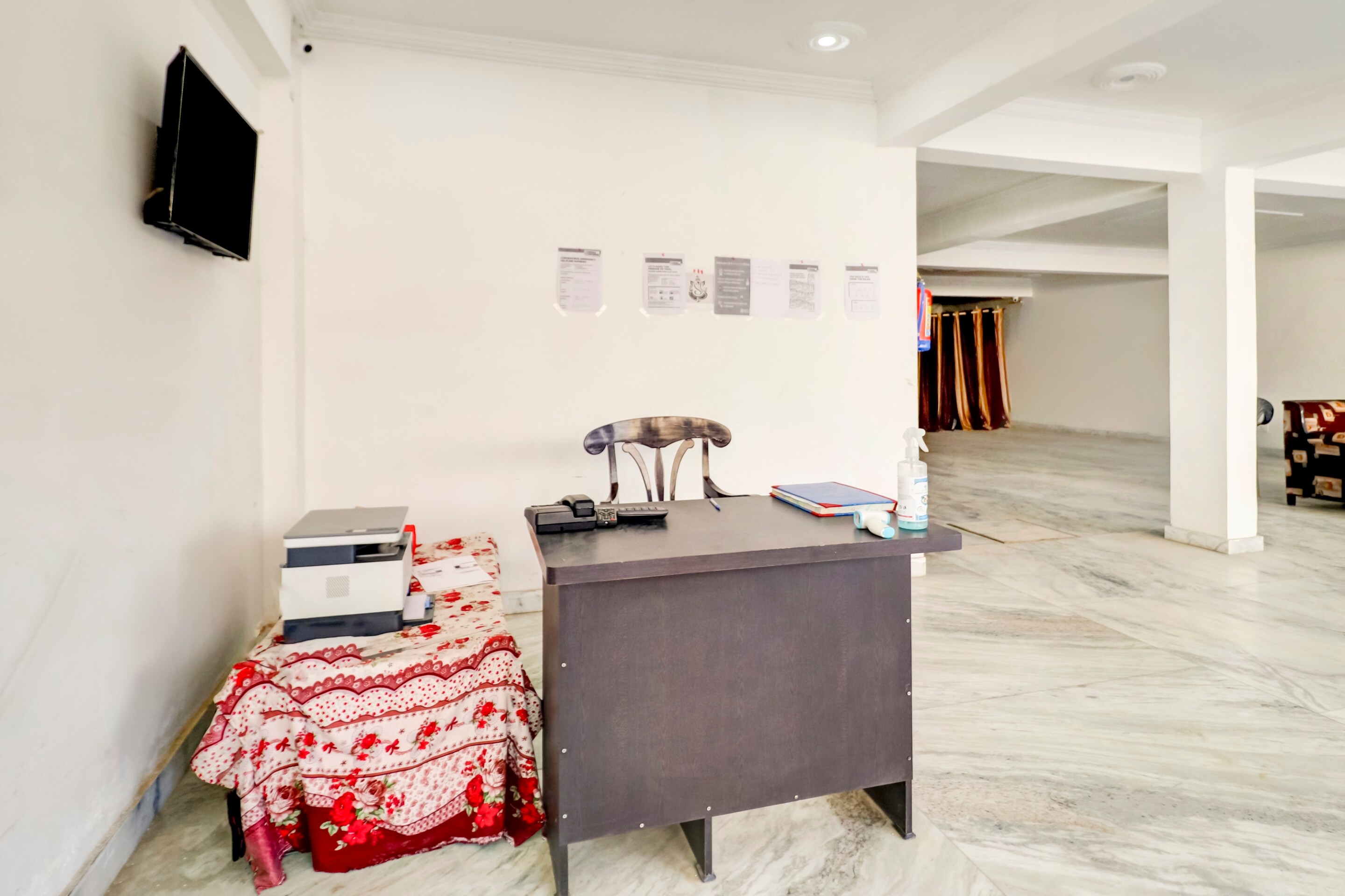 Collection O 76649 BJ Residency, Noida 5