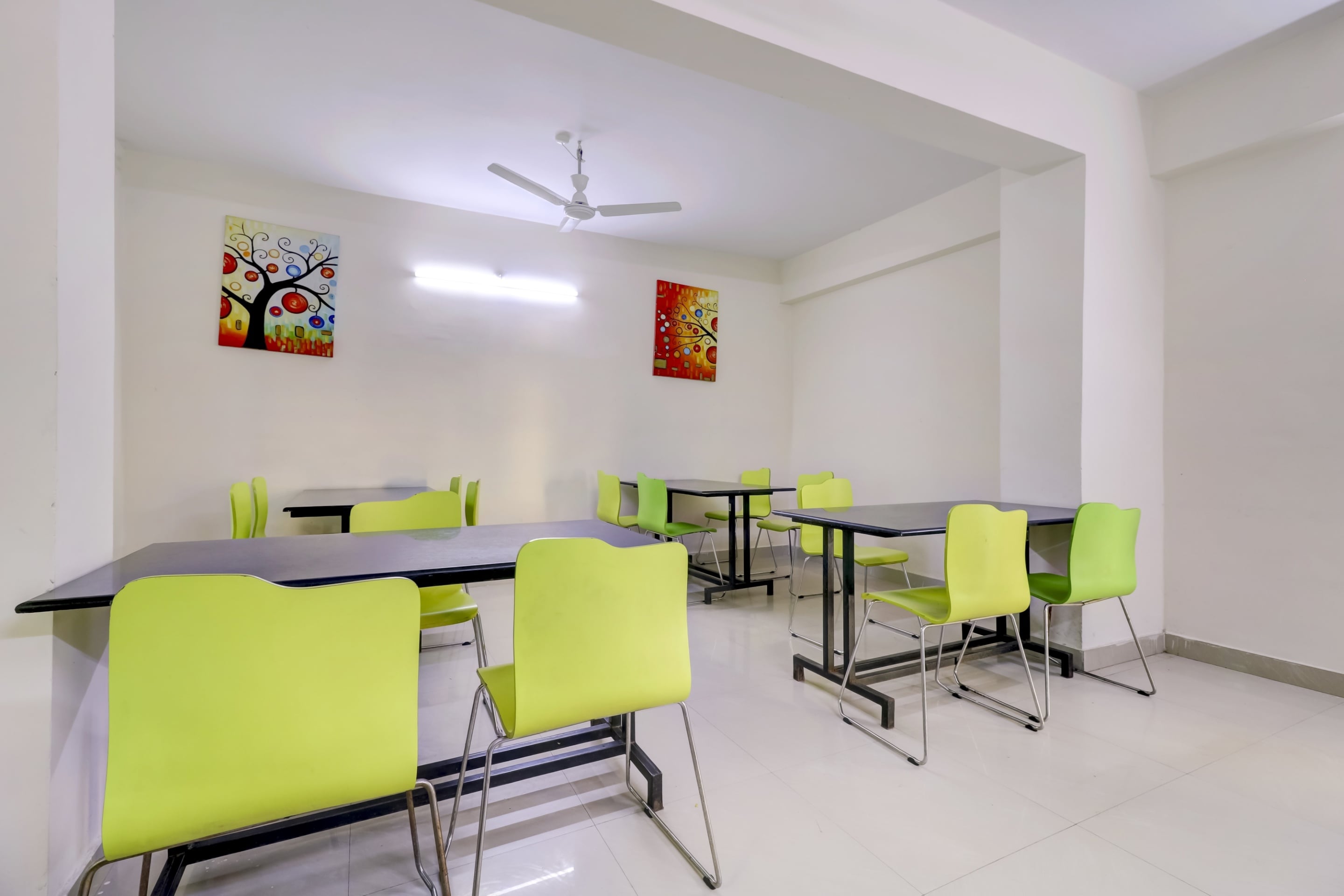 Collection O Broholic Hotels Near Gachibowli, Hyderabad 3