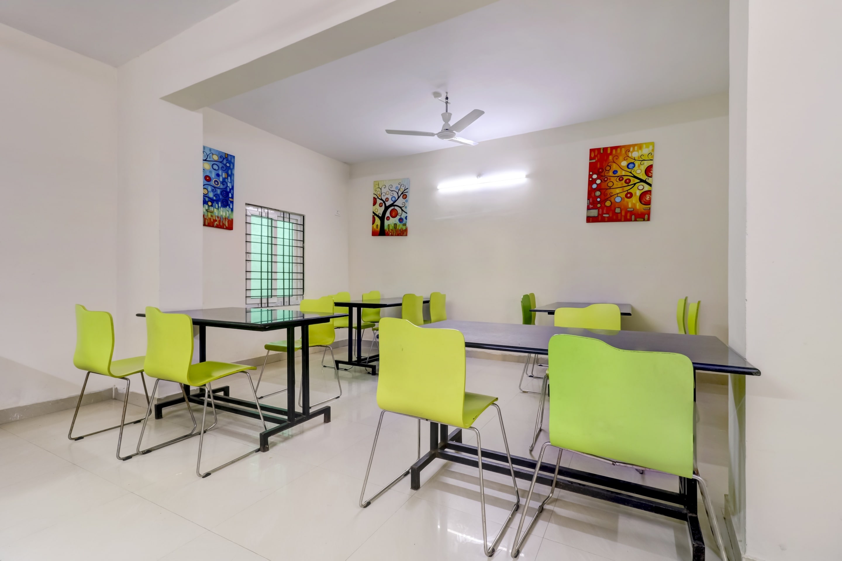 Collection O Broholic Hotels Near Gachibowli, Hyderabad 4