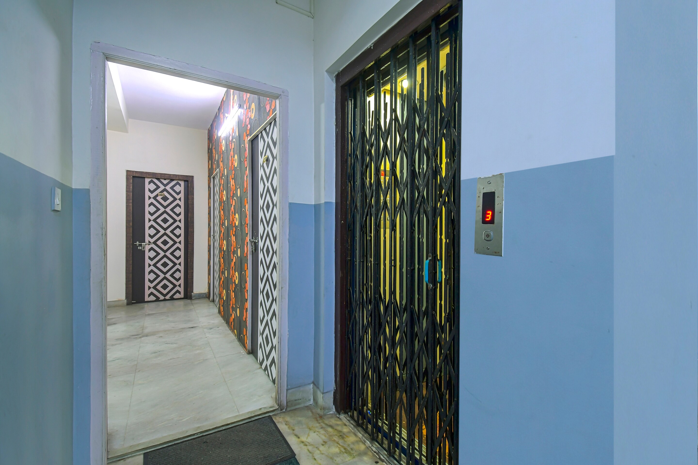 Collection O 85210 Bricks Inn Hazra Road, Kolkata 2