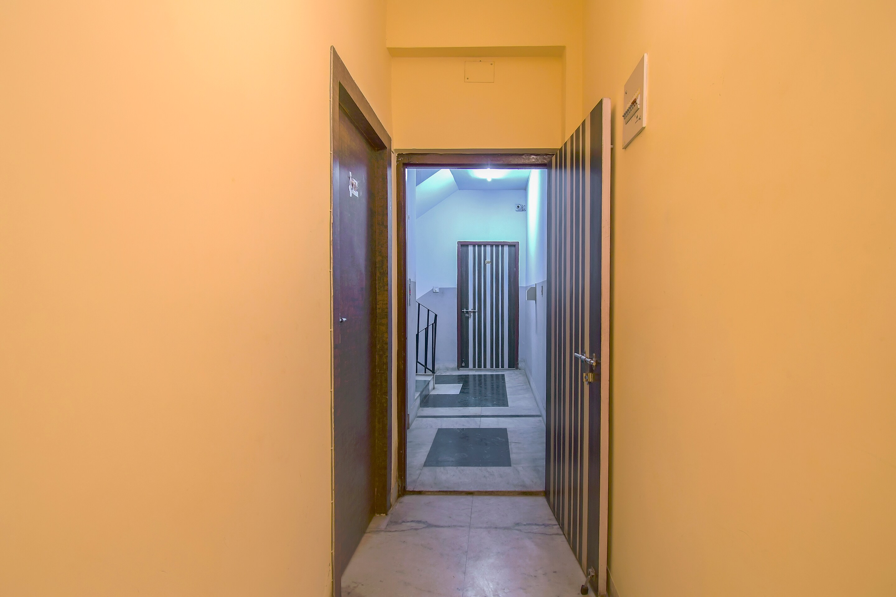 Collection O 85210 Bricks Inn Hazra Road, Kolkata 3