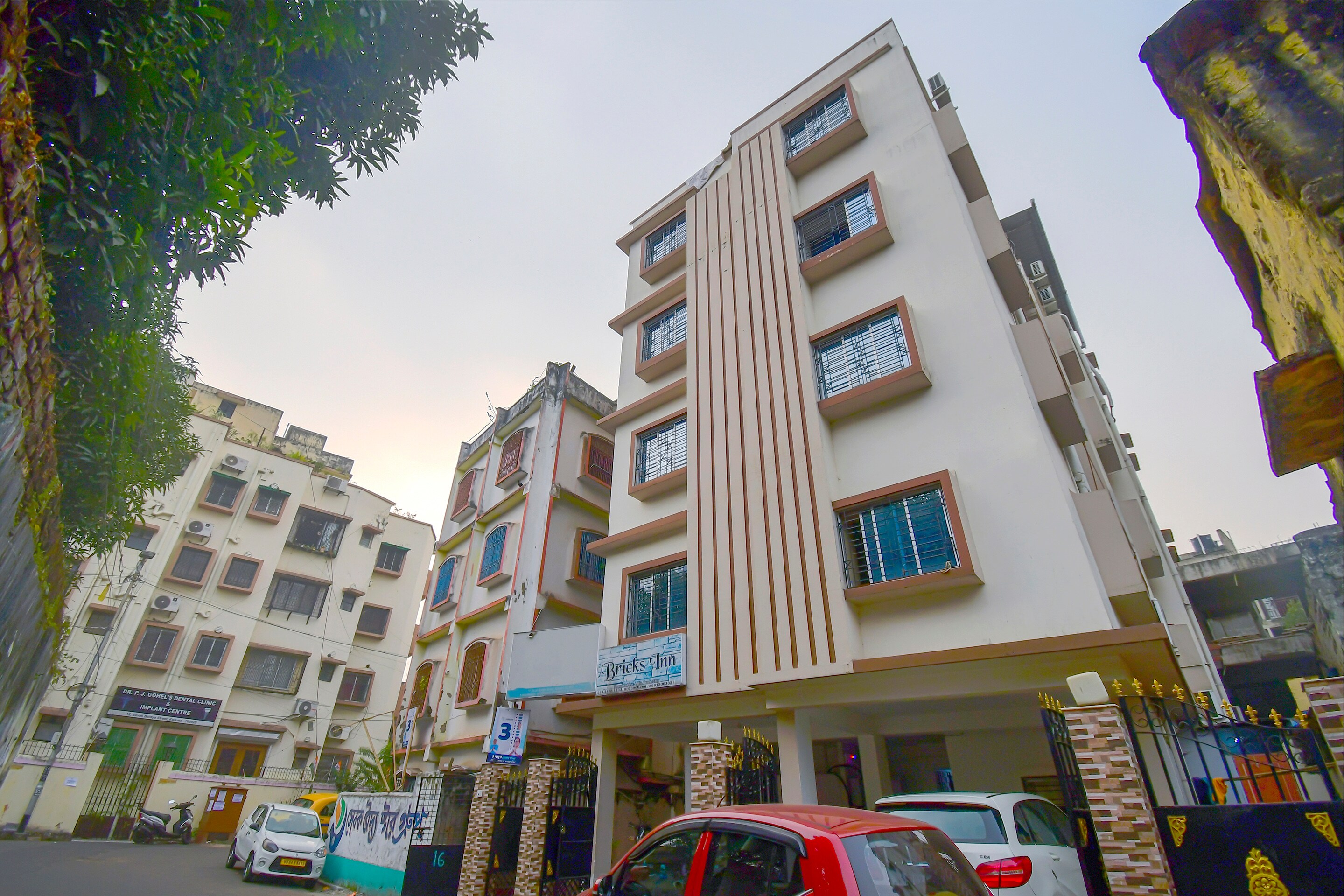 Collection O 85210 Bricks Inn Hazra Road, Kolkata 4
