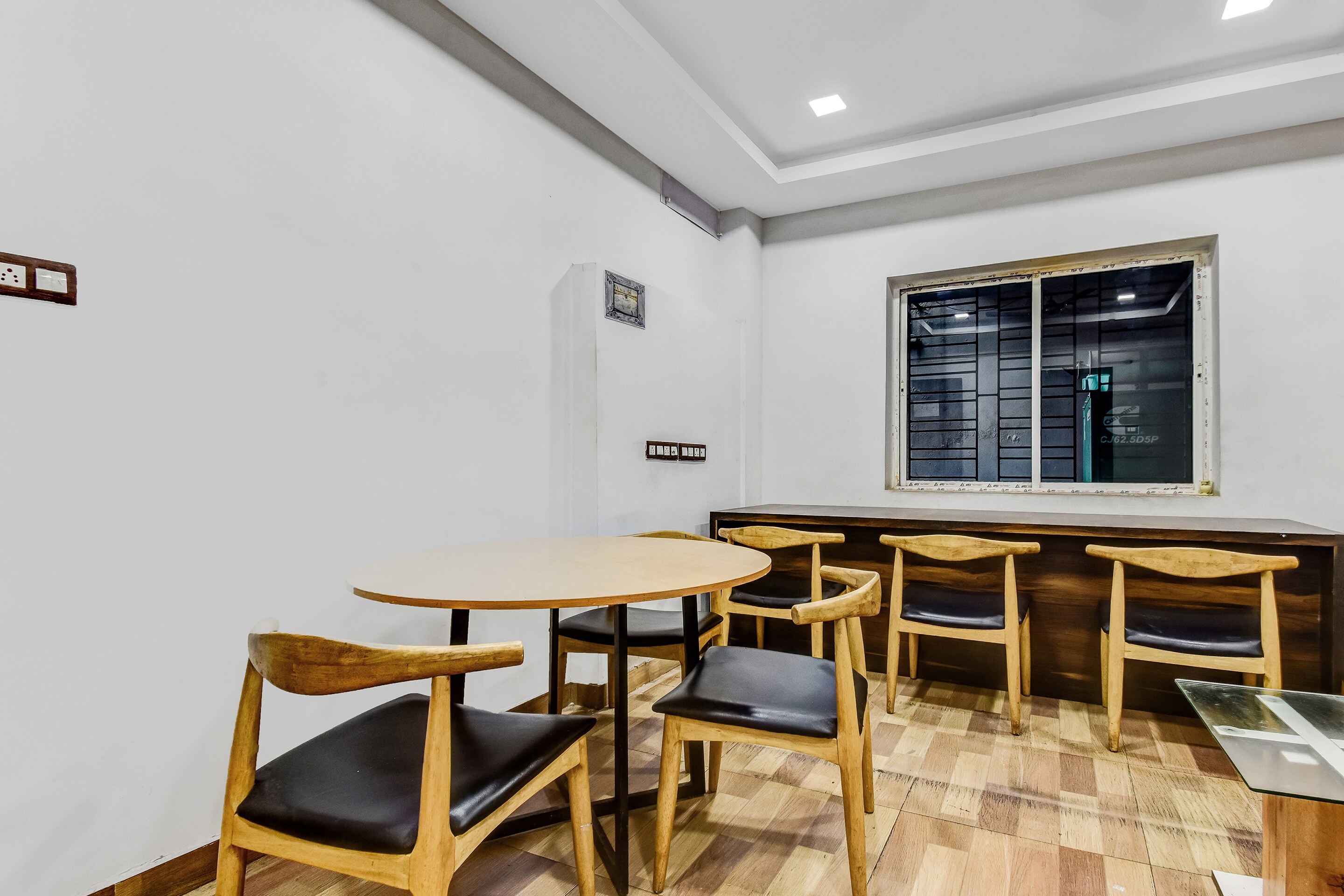 OYO Townhouse 567 MB International, Kolkata 2