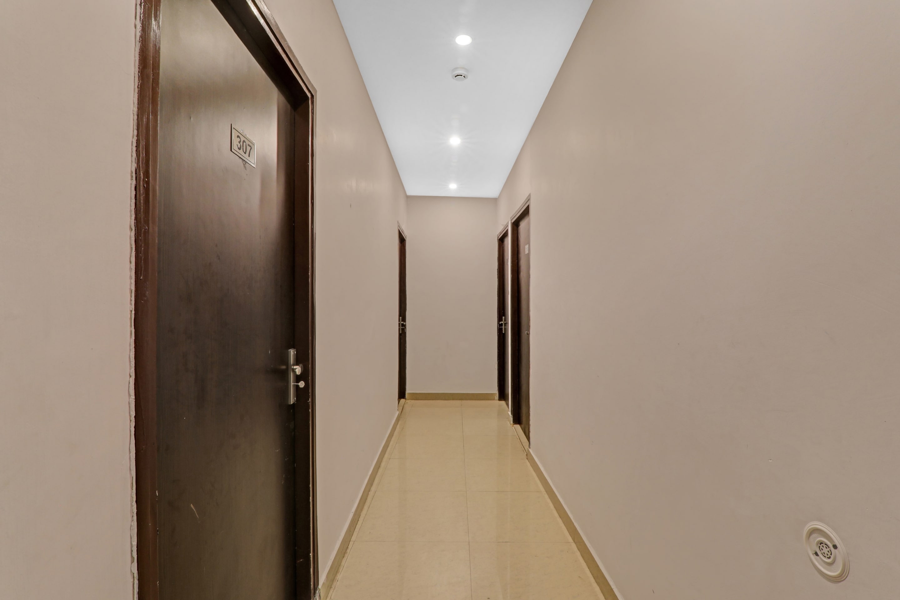 OYO 70967Hotel Aditya Grand, Lucknow 2