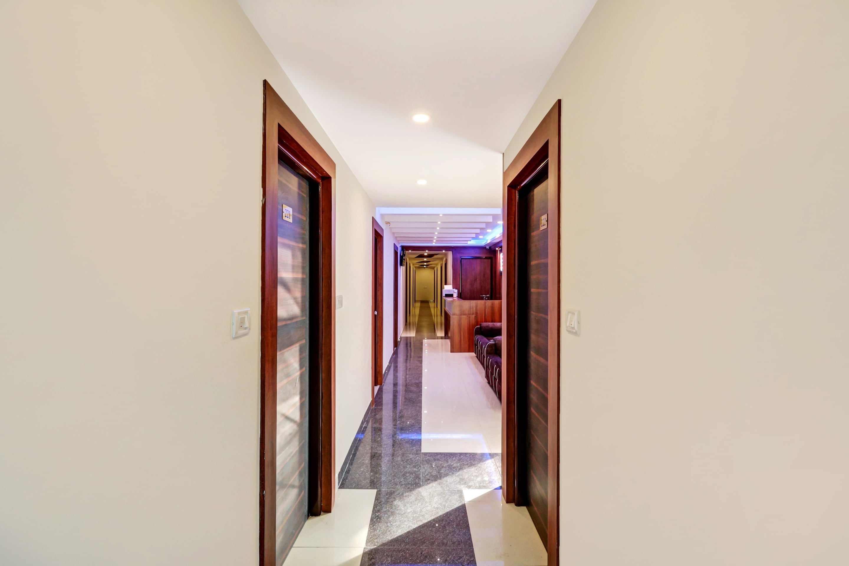 OYO 71574 Hotel Silver House, Bangalore 2
