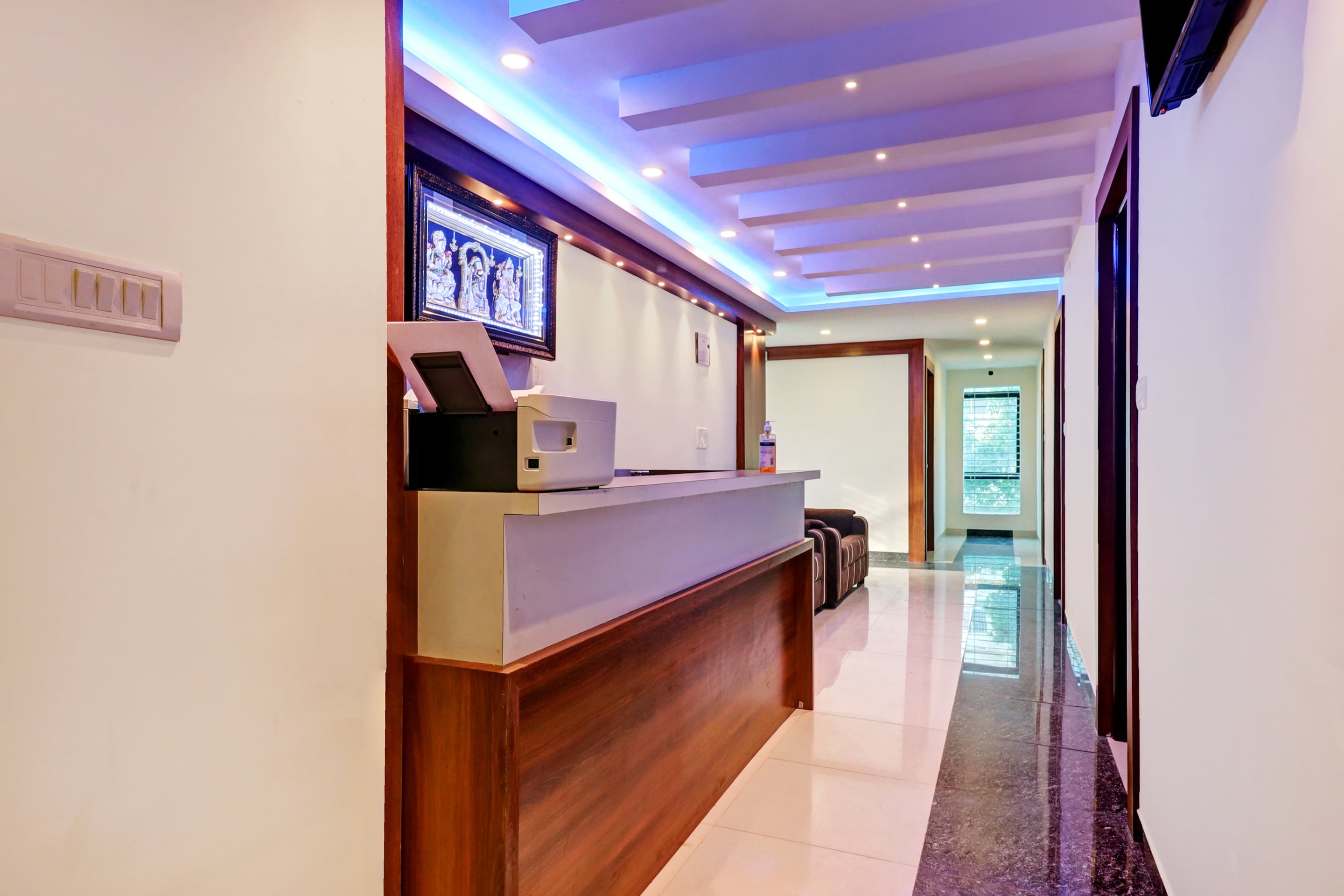 OYO 71574 Hotel Silver House, Bangalore 3