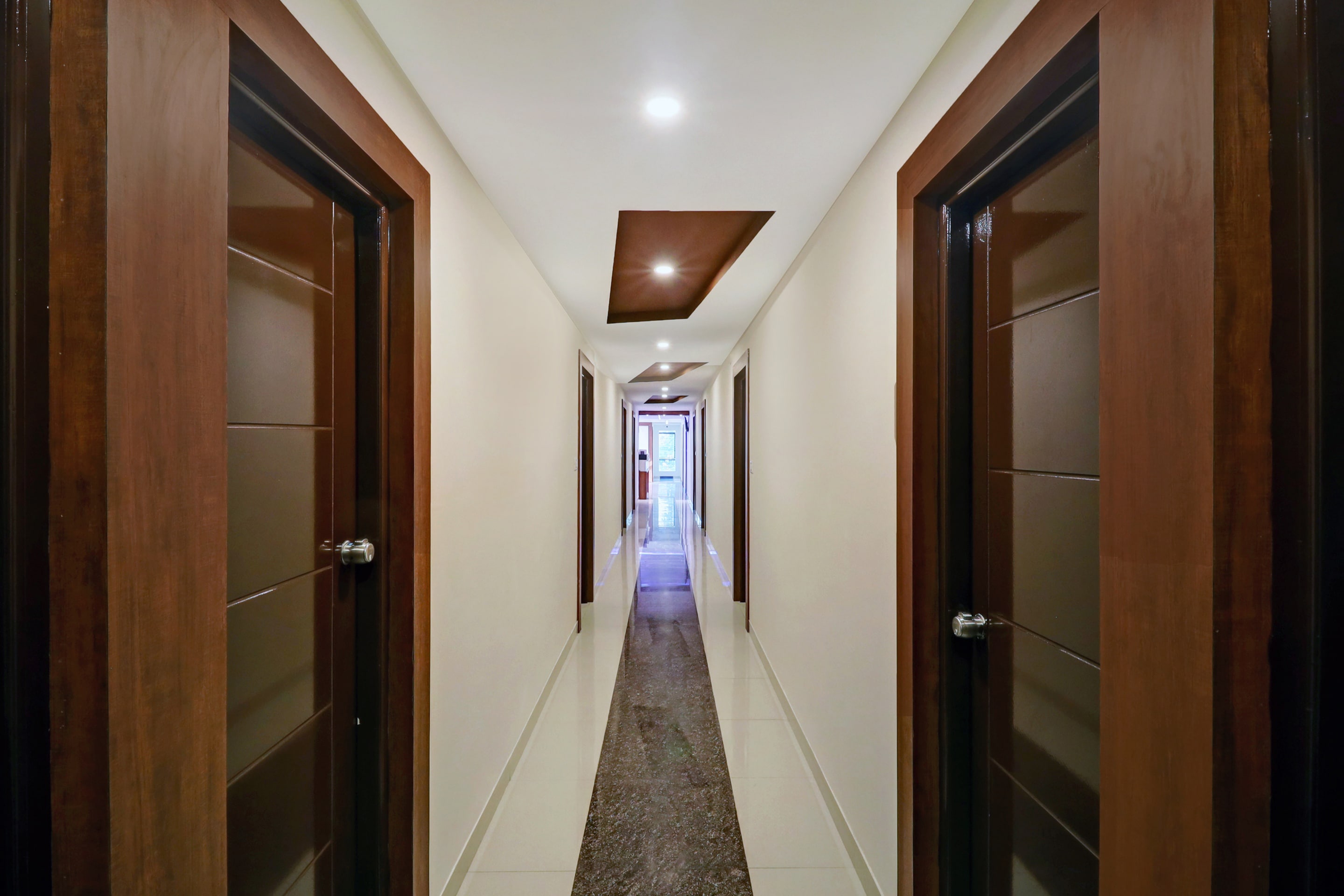 OYO 71574 Hotel Silver House, Bangalore 4