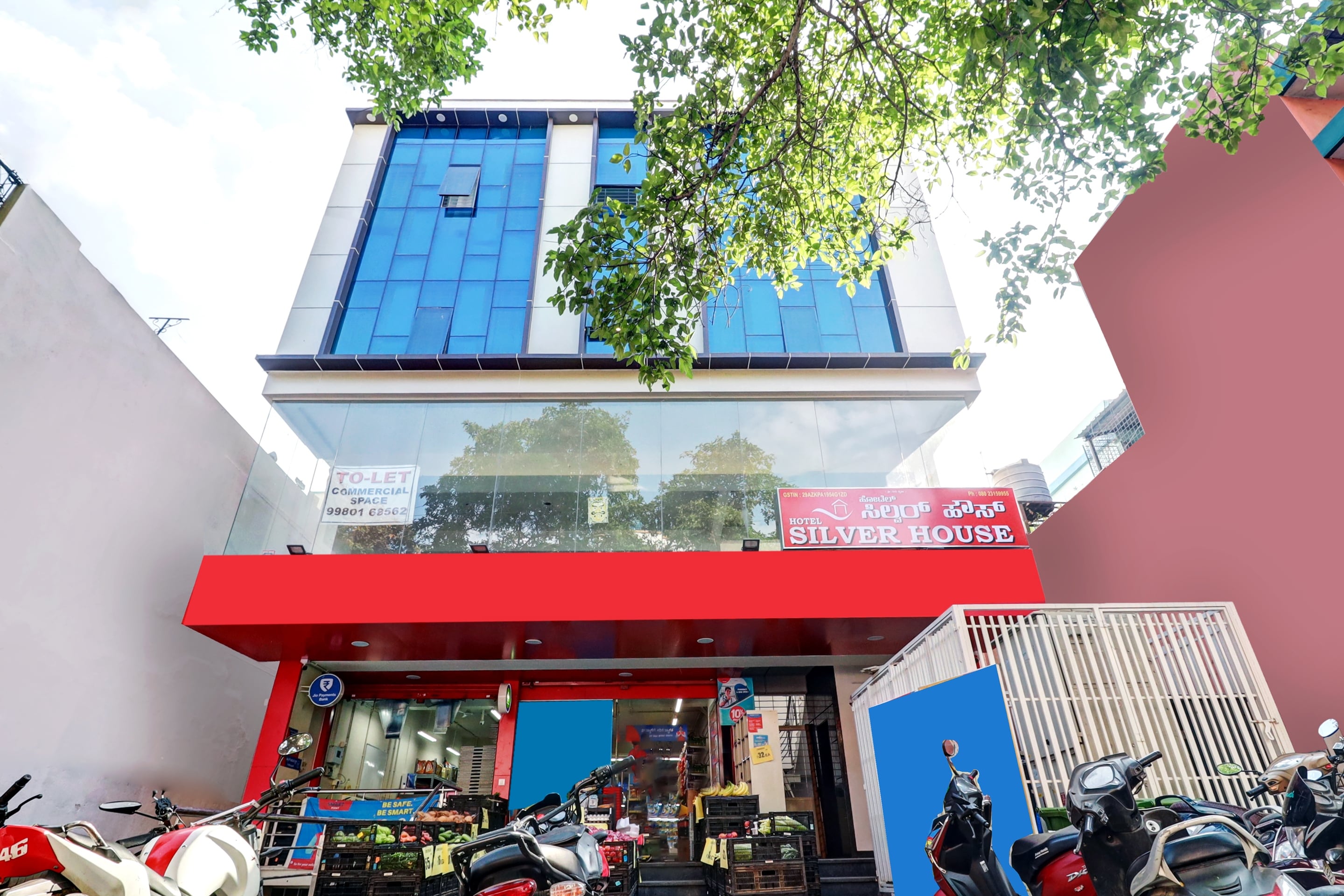 OYO 71574 Hotel Silver House, Bangalore 1