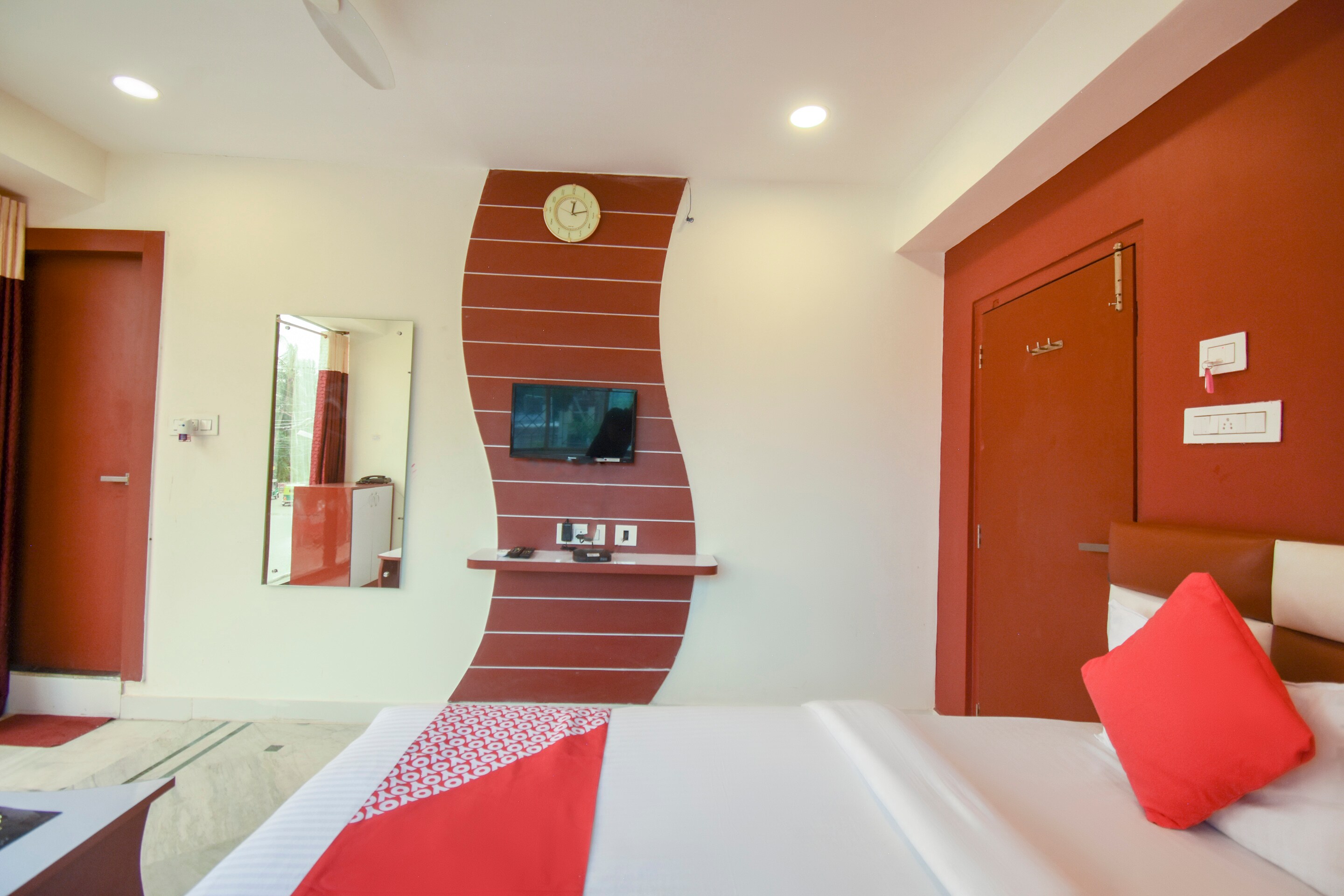 OYO Flagship 72010 Red Stone, Kolkata 2