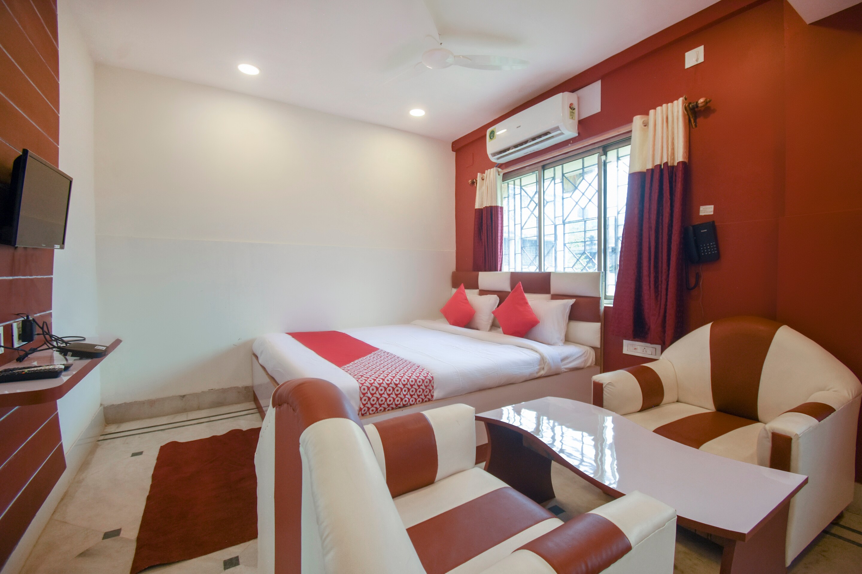 OYO Flagship 72010 Red Stone, Kolkata 4
