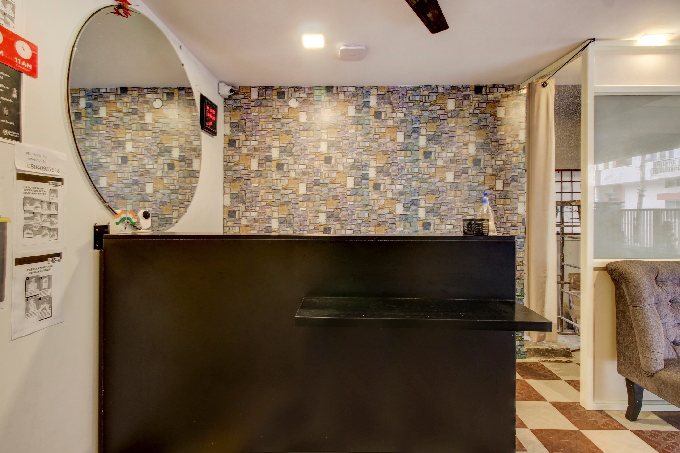 OYO 74308 Kings Suites, Bangalore 2
