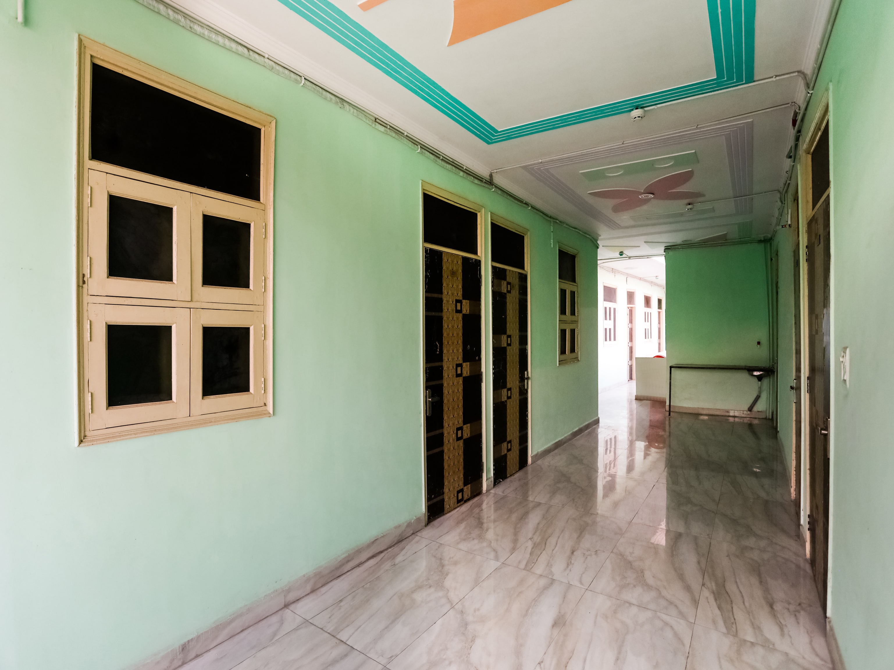 OYO 75131 Bandral Residency, New Delhi 3