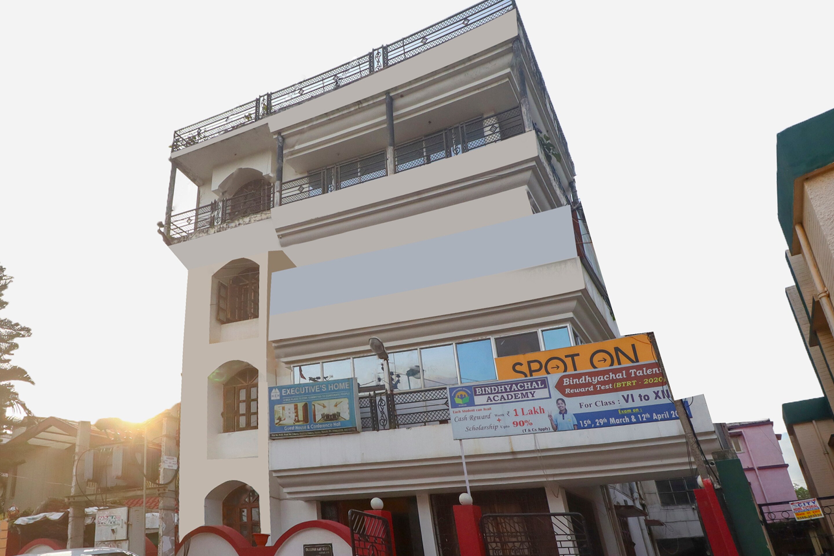 OYO Flagship 75932 Oxy Paradise Harmu, Ranchi 5
