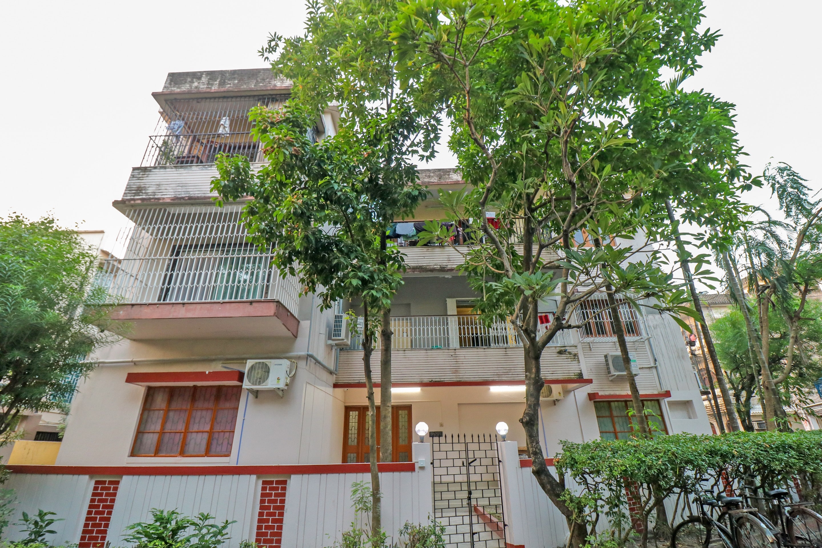 OYO 76211 Honey Regency, Kolkata 2