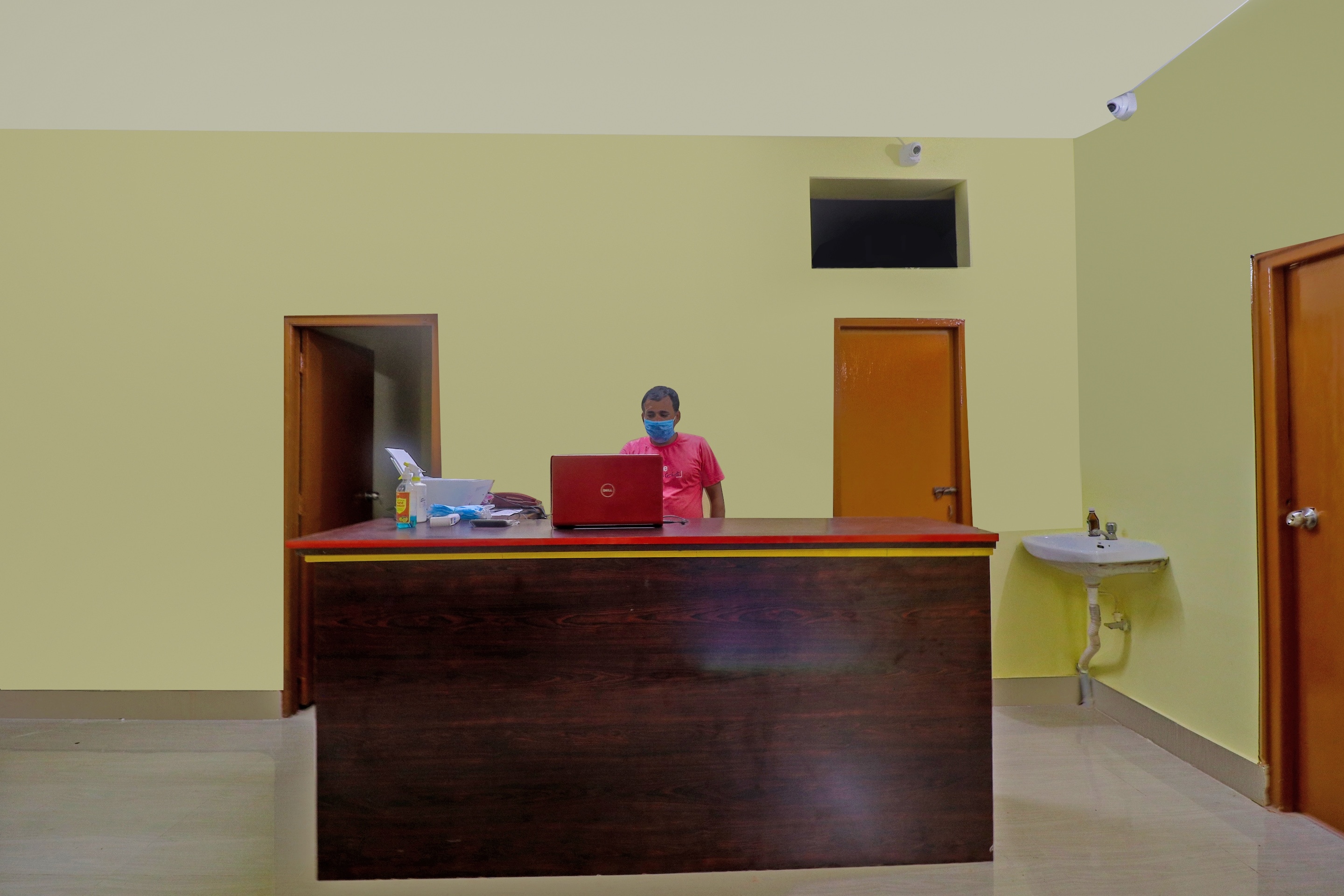OYO 76211 Honey Regency, Kolkata 3