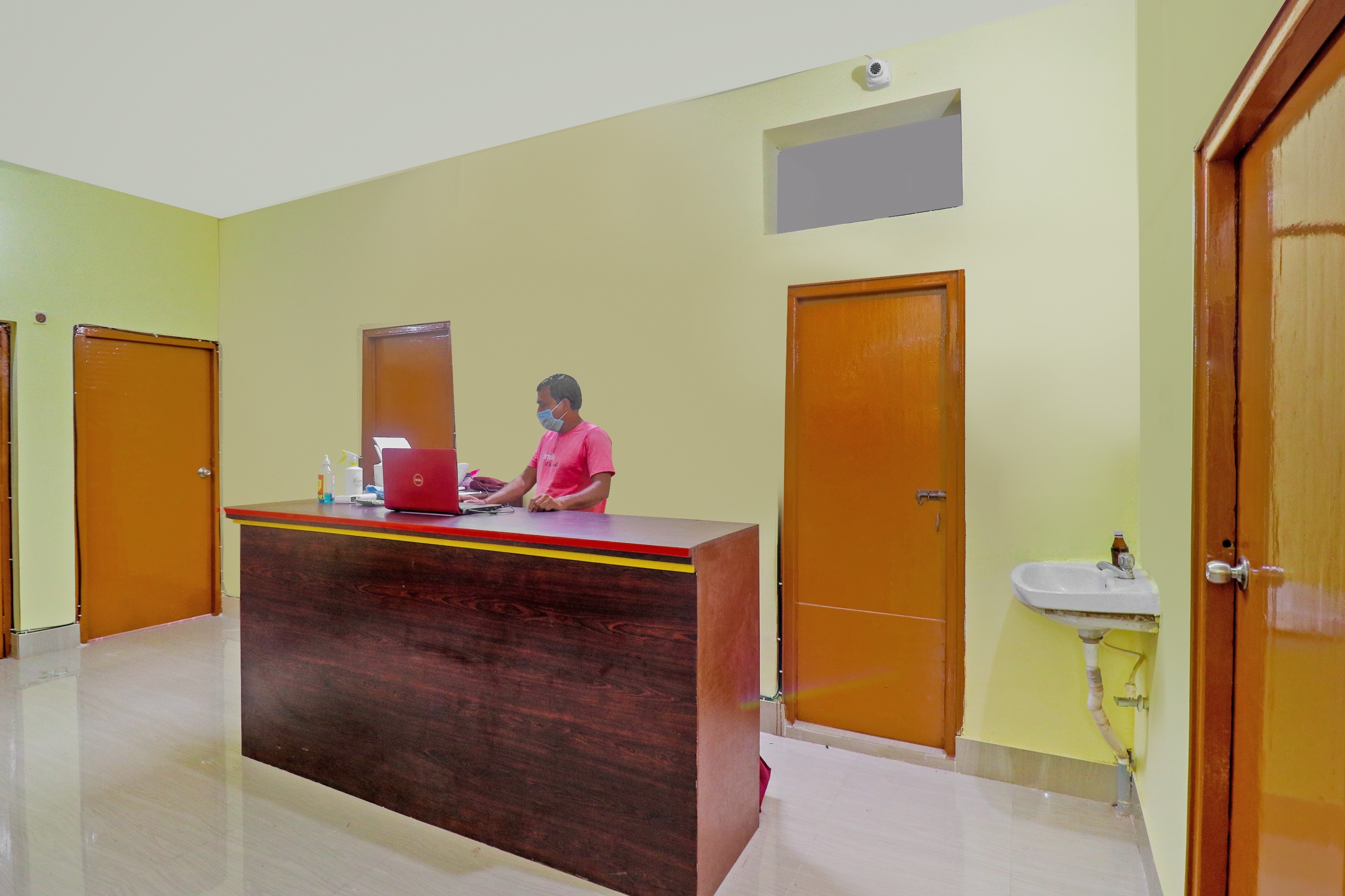 OYO 76211 Honey Regency, Kolkata 4