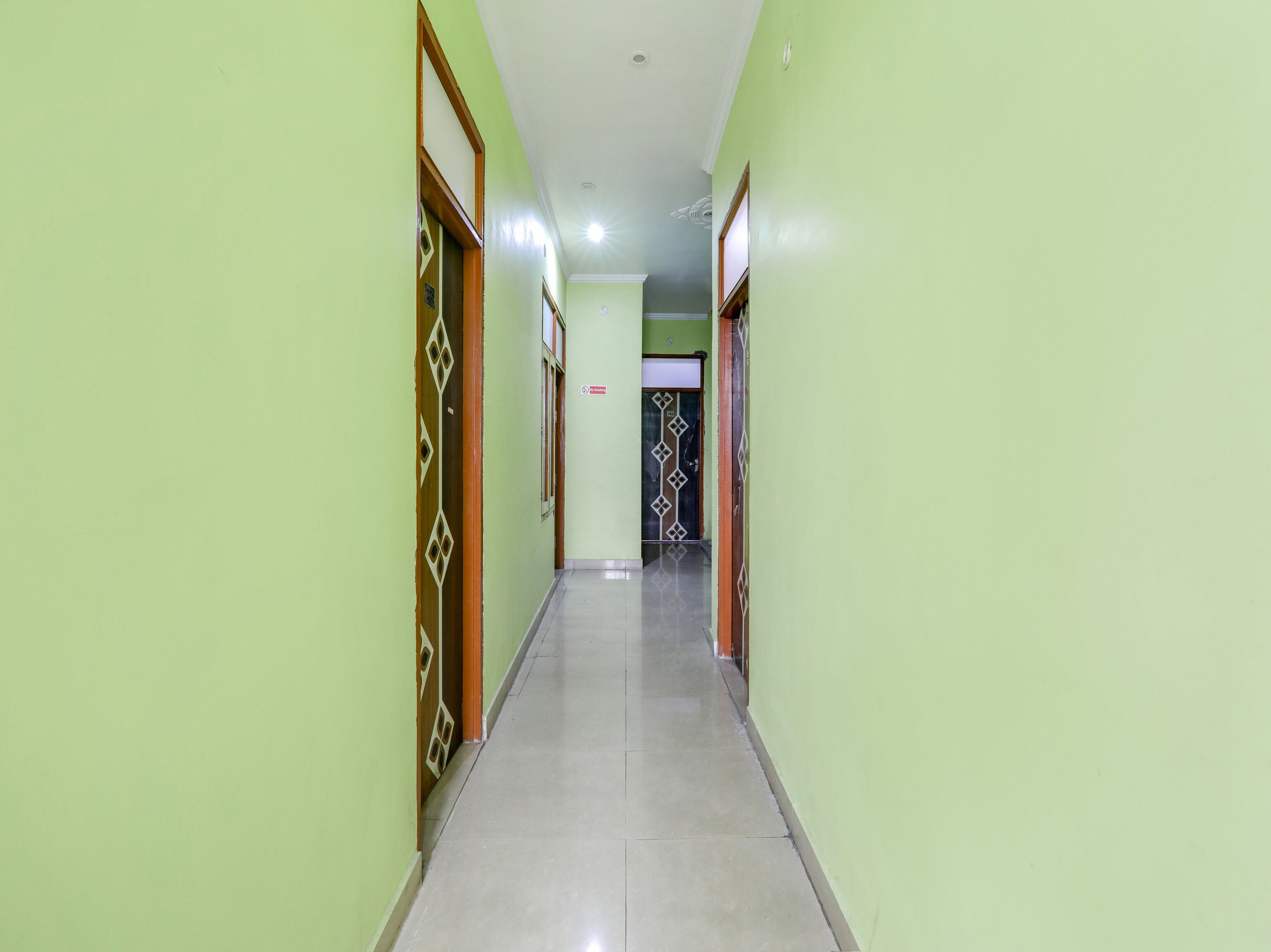 OYO 76256 Trimurti Palace, Lucknow 2