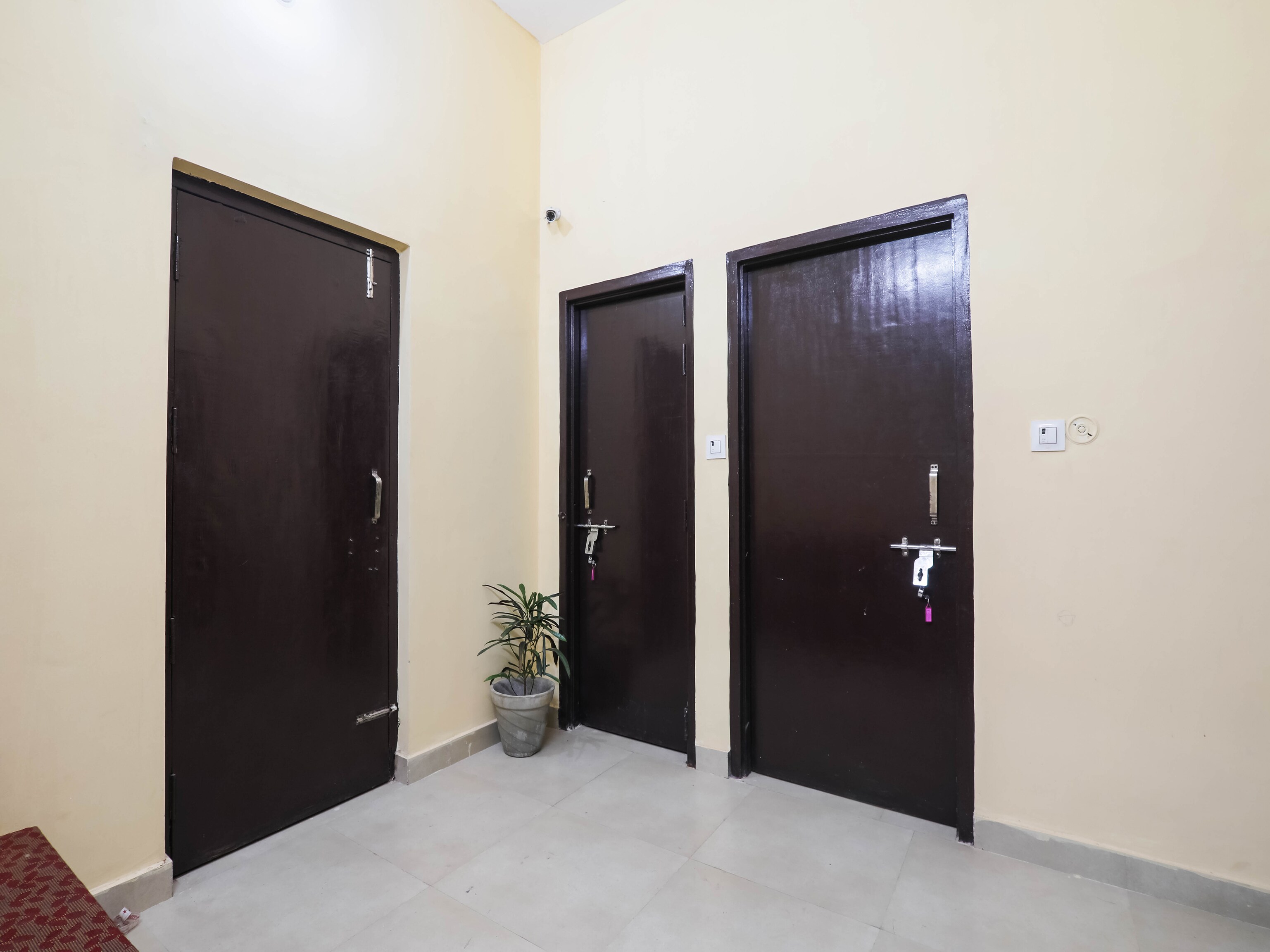 OYO Flagship 76590 Laavin Inn, Lucknow 2