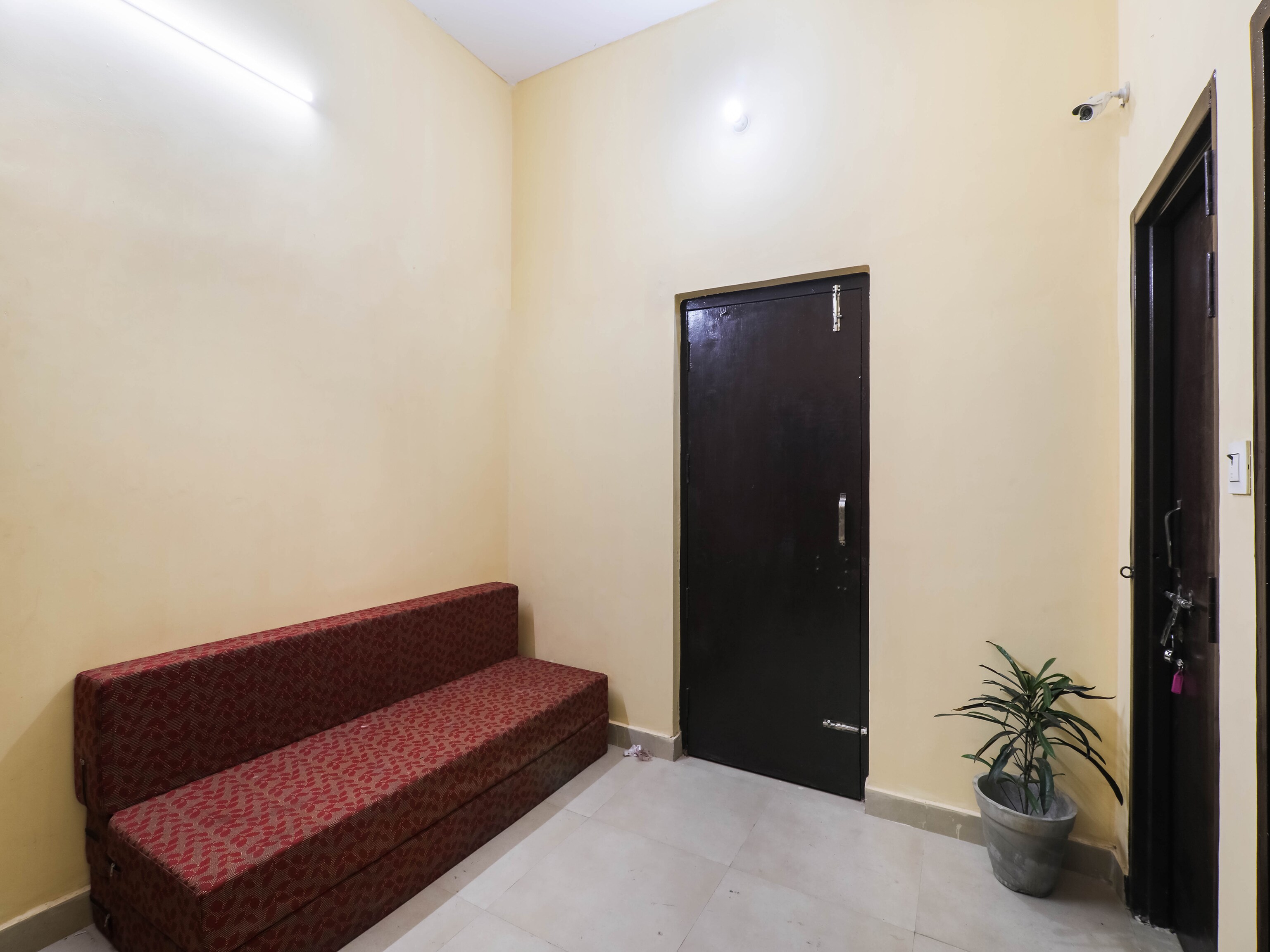 OYO Flagship 76590 Laavin Inn, Lucknow 5